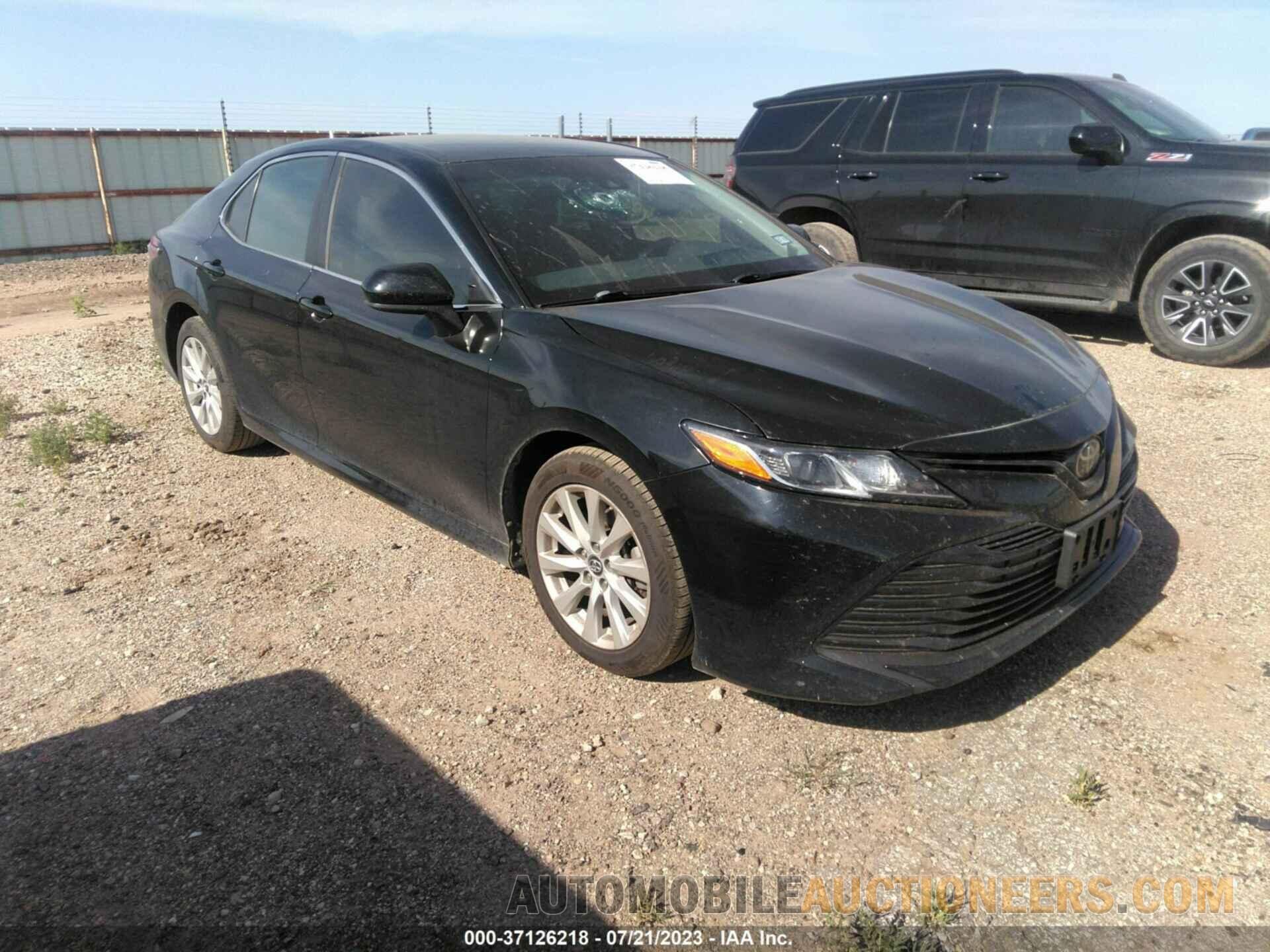 4T1B11HK0JU639616 TOYOTA CAMRY 2018