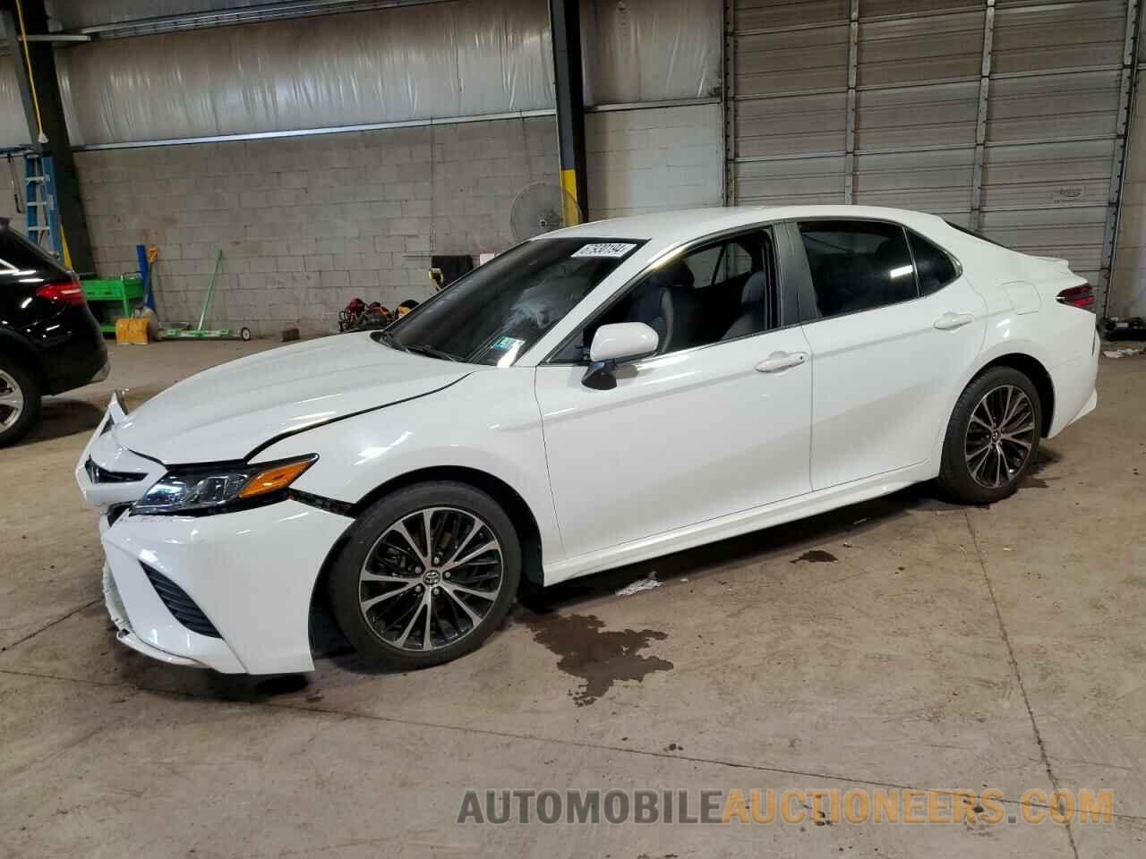 4T1B11HK0JU644072 TOYOTA CAMRY 2018