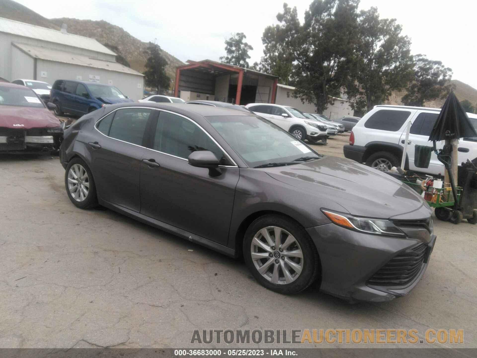 4T1B11HK0JU646727 TOYOTA CAMRY 2018