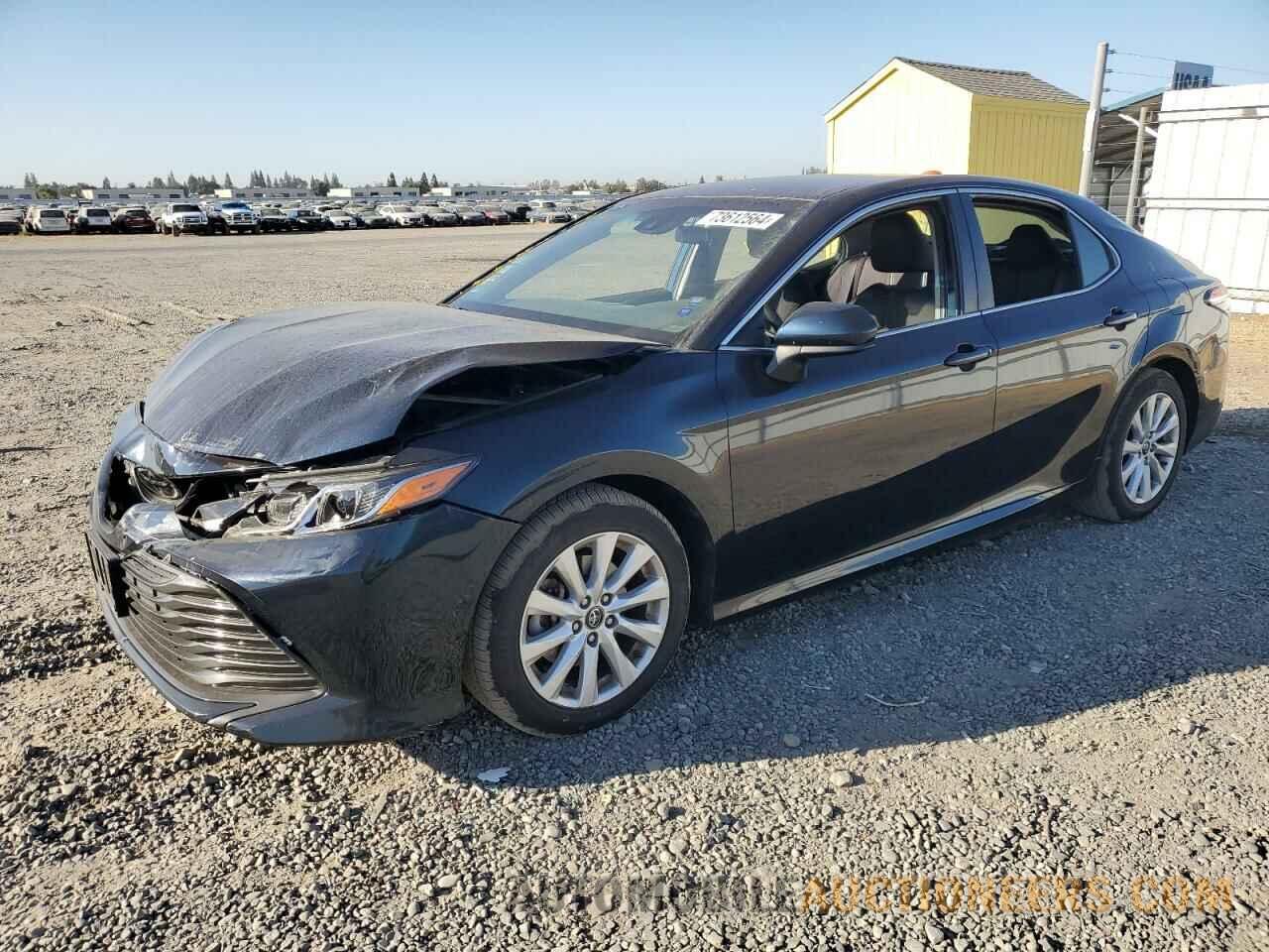 4T1B11HK0JU647909 TOYOTA CAMRY 2018