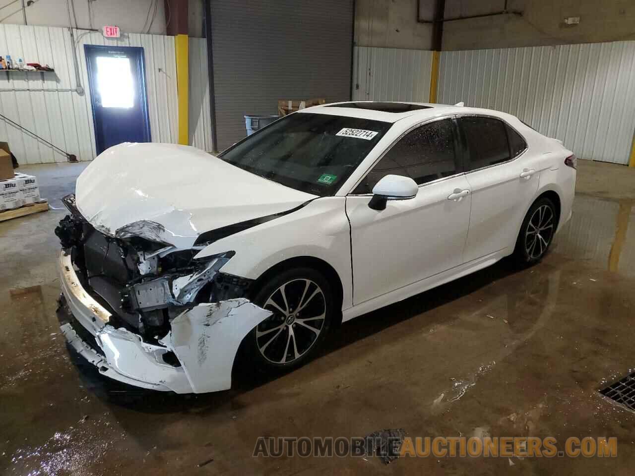 4T1B11HK0JU649837 TOYOTA CAMRY 2018