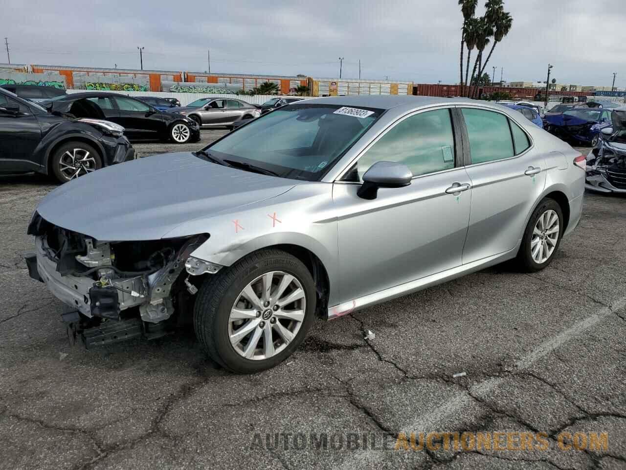 4T1B11HK0JU655010 TOYOTA CAMRY 2018