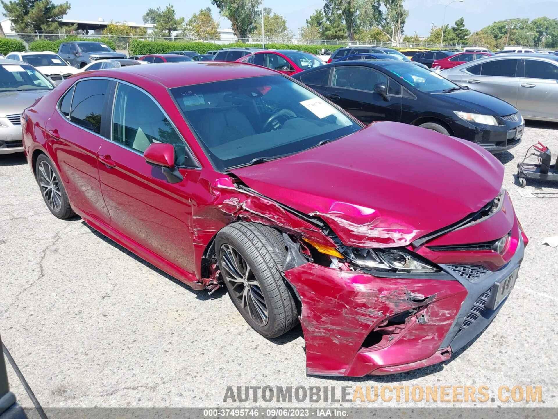 4T1B11HK0JU655282 TOYOTA CAMRY 2018