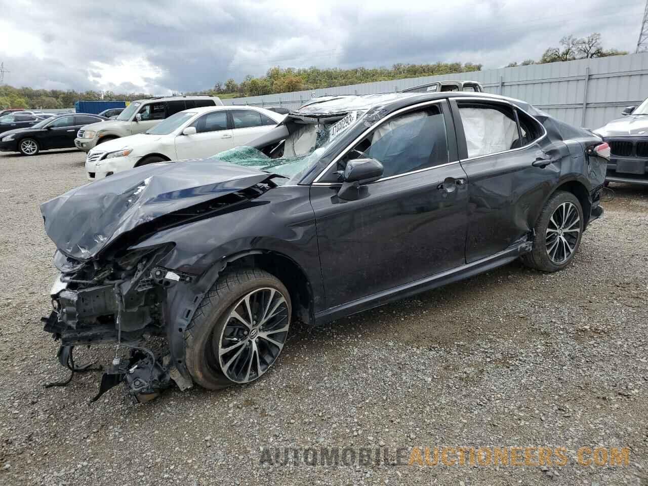 4T1B11HK0JU656397 TOYOTA CAMRY 2018