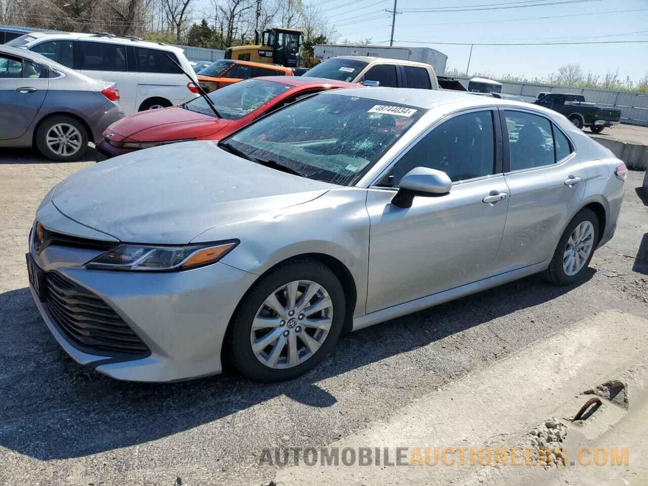 4T1B11HK0JU658201 TOYOTA CAMRY 2018