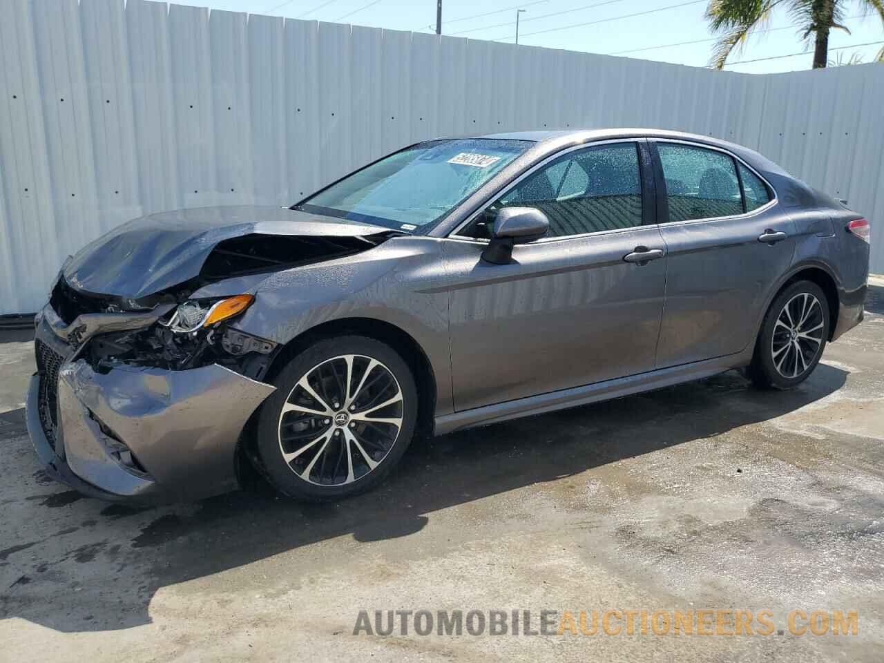 4T1B11HK0JU660160 TOYOTA CAMRY 2018