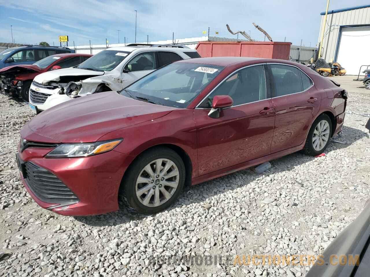 4T1B11HK0JU660837 TOYOTA CAMRY 2018