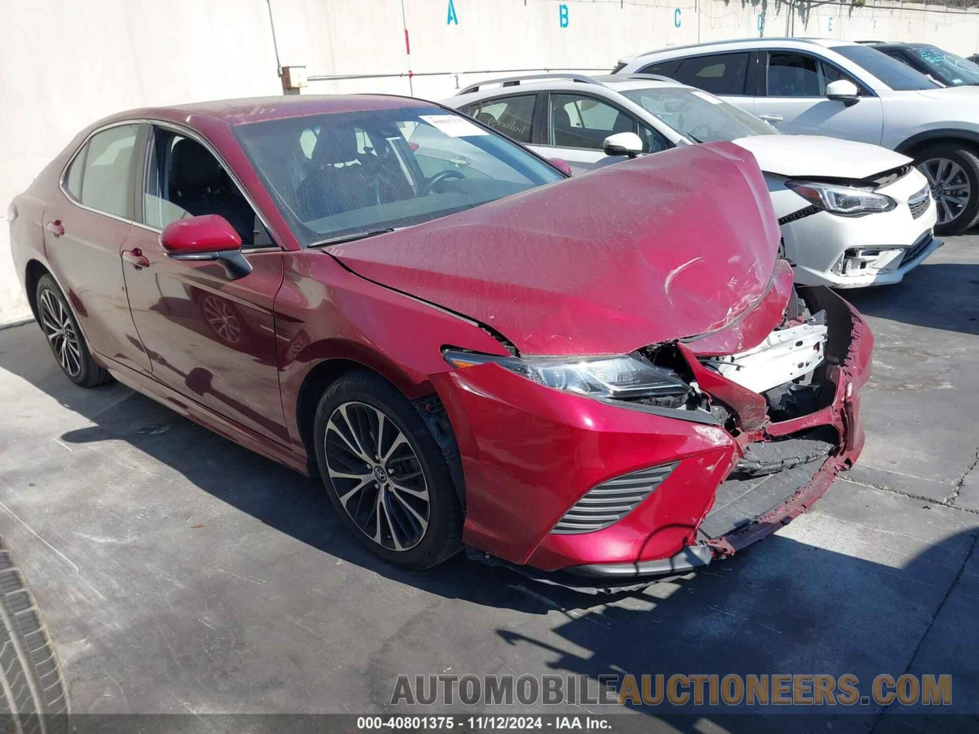 4T1B11HK0JU661132 TOYOTA CAMRY 2018