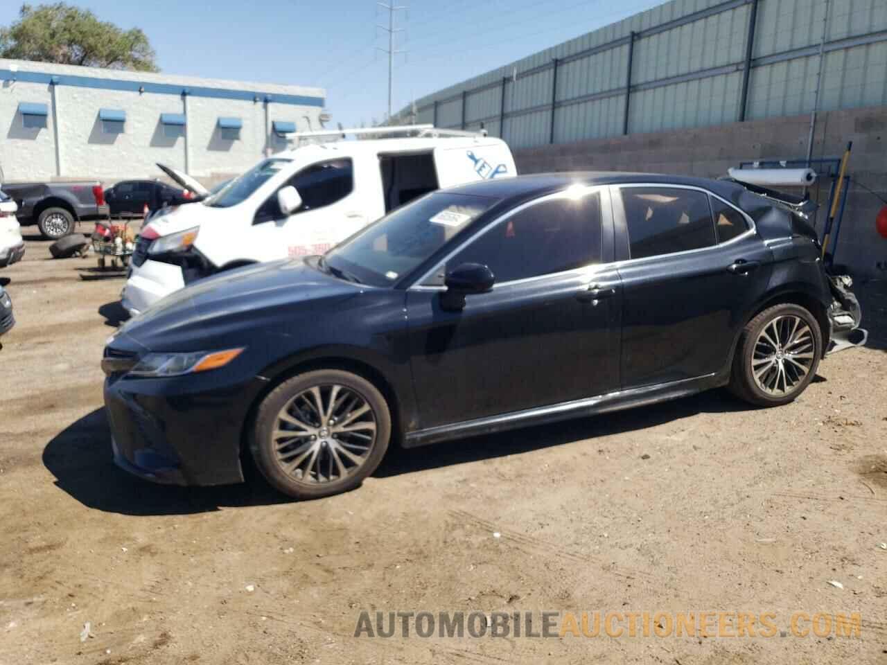 4T1B11HK0JU662491 TOYOTA CAMRY 2018