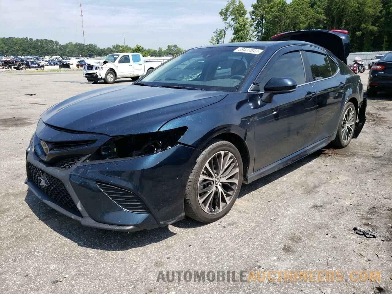 4T1B11HK0JU663124 TOYOTA CAMRY 2018