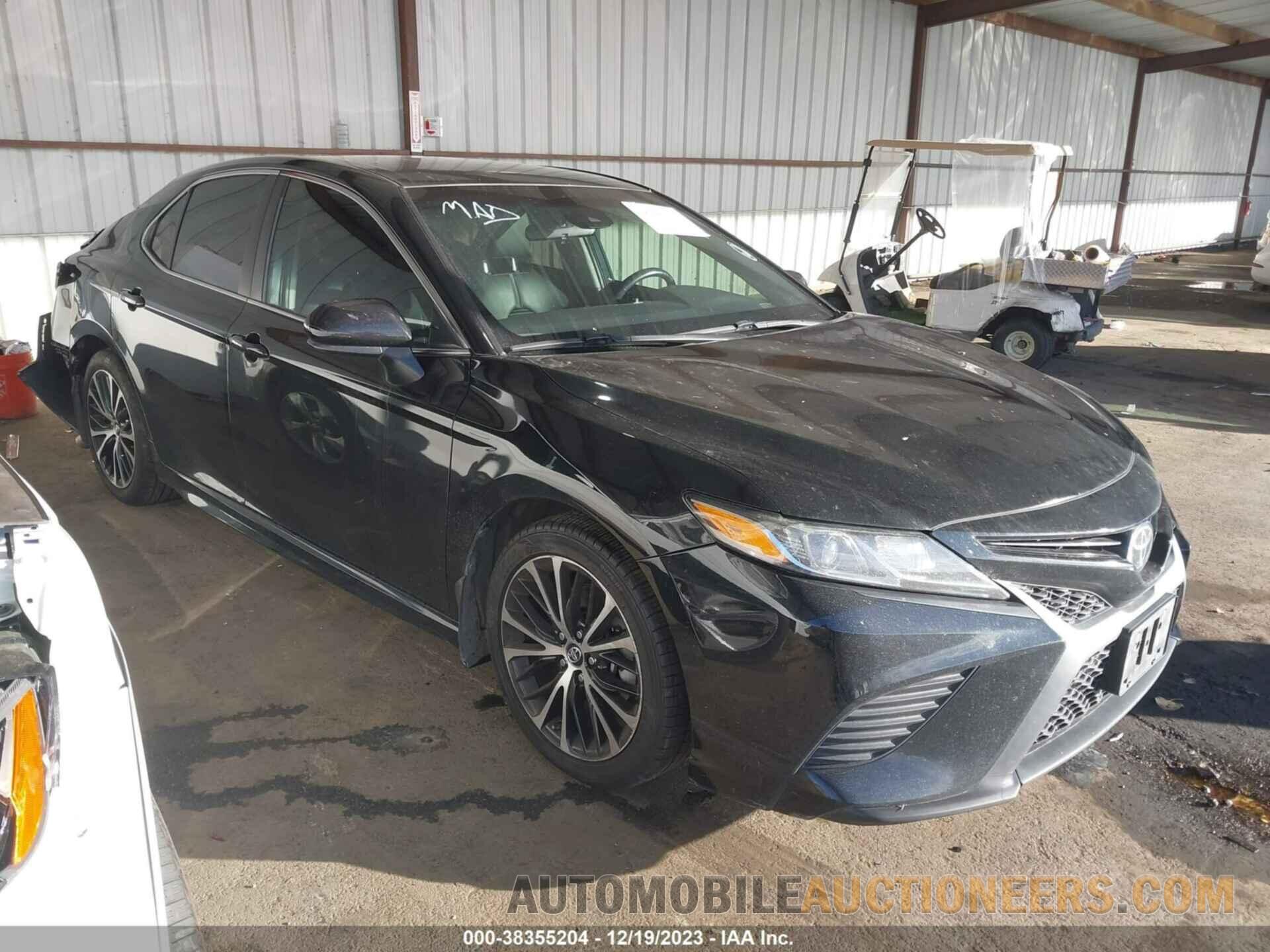 4T1B11HK0JU664385 TOYOTA CAMRY 2018