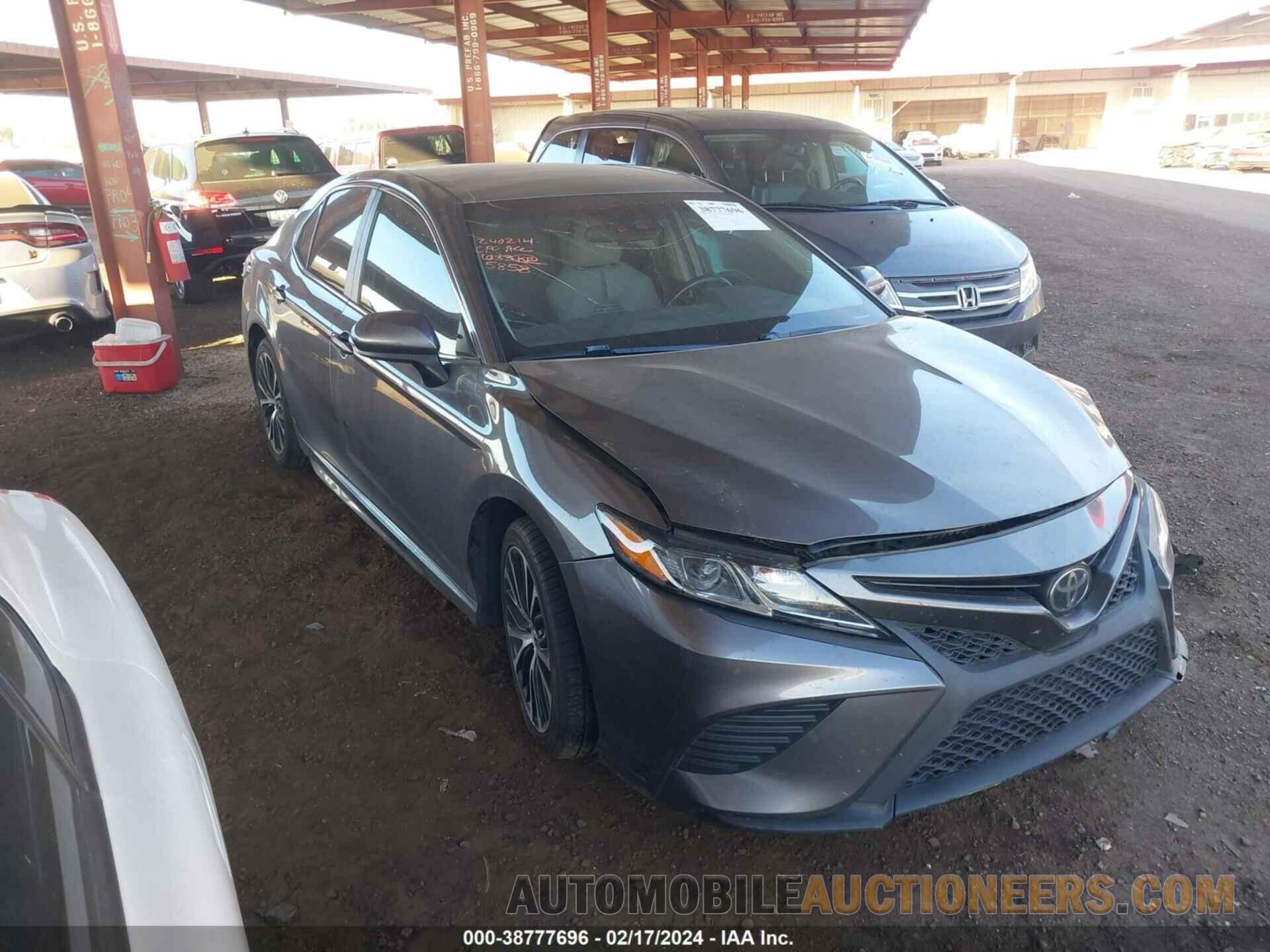 4T1B11HK0JU665858 TOYOTA CAMRY 2018