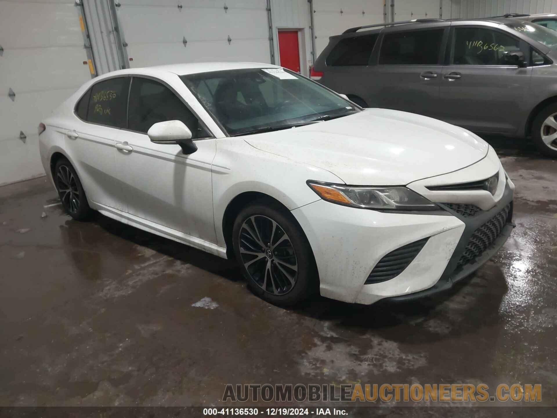 4T1B11HK0JU666041 TOYOTA CAMRY 2018