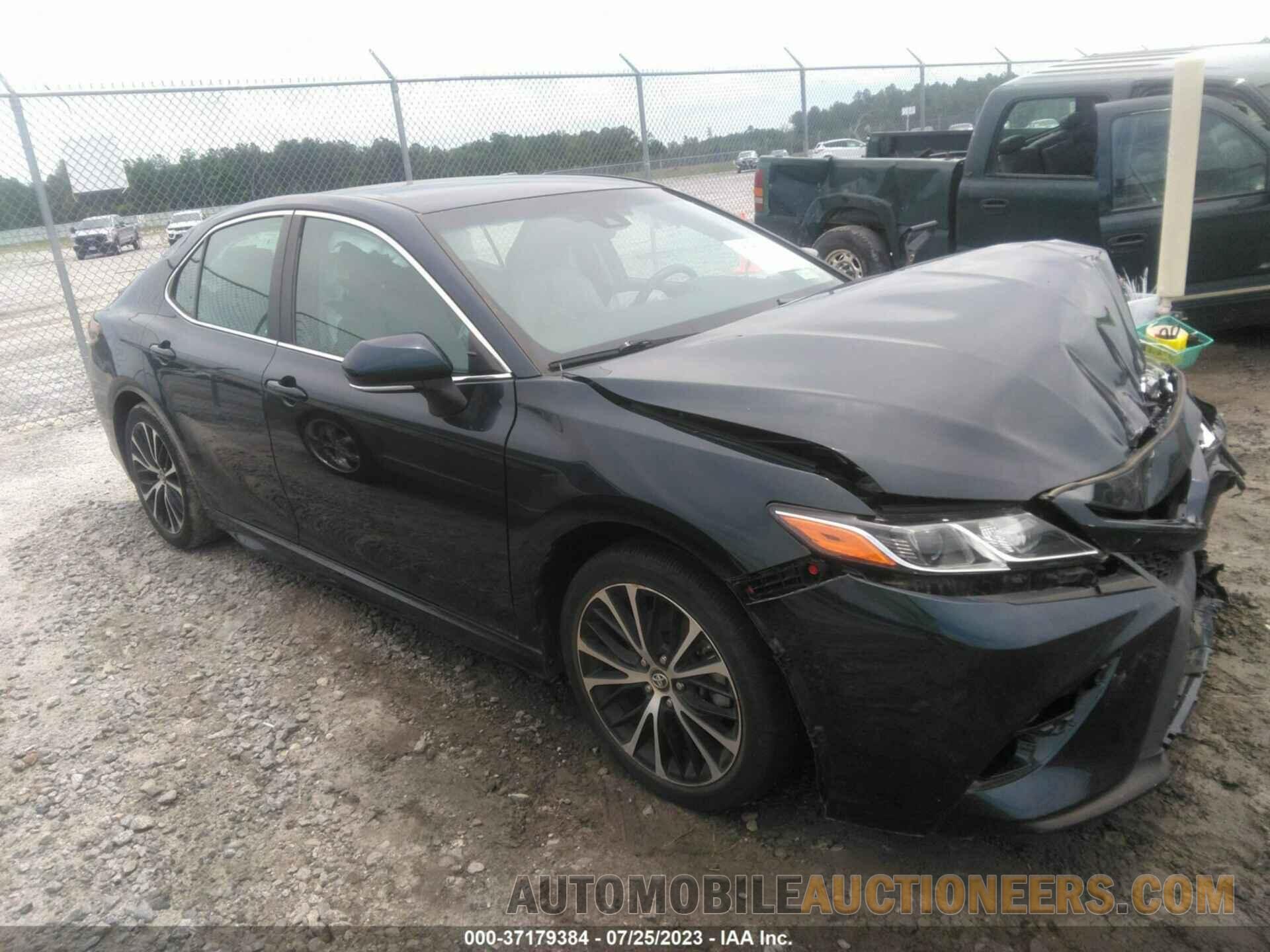 4T1B11HK0JU671157 TOYOTA CAMRY 2018