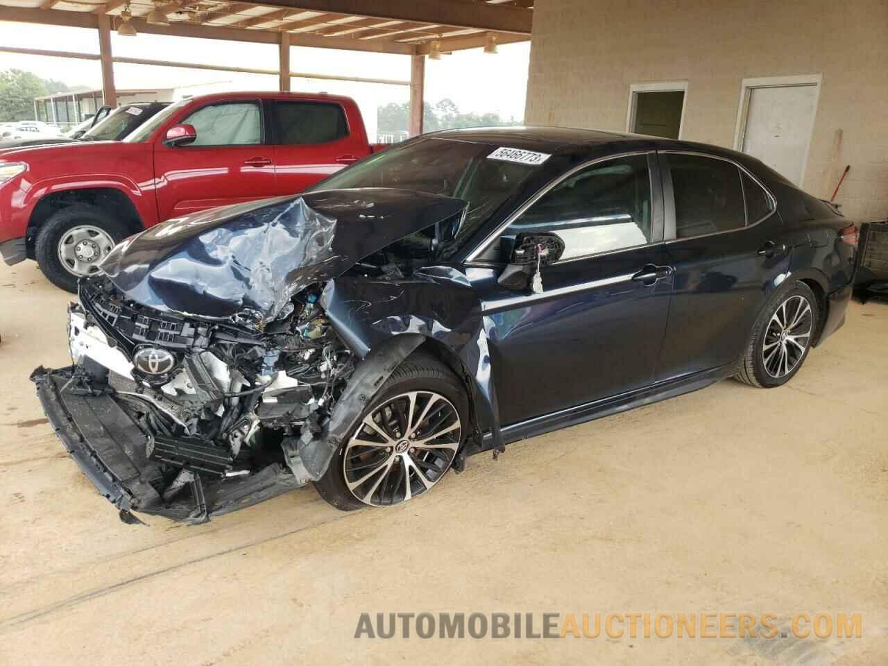 4T1B11HK0JU671191 TOYOTA CAMRY 2018