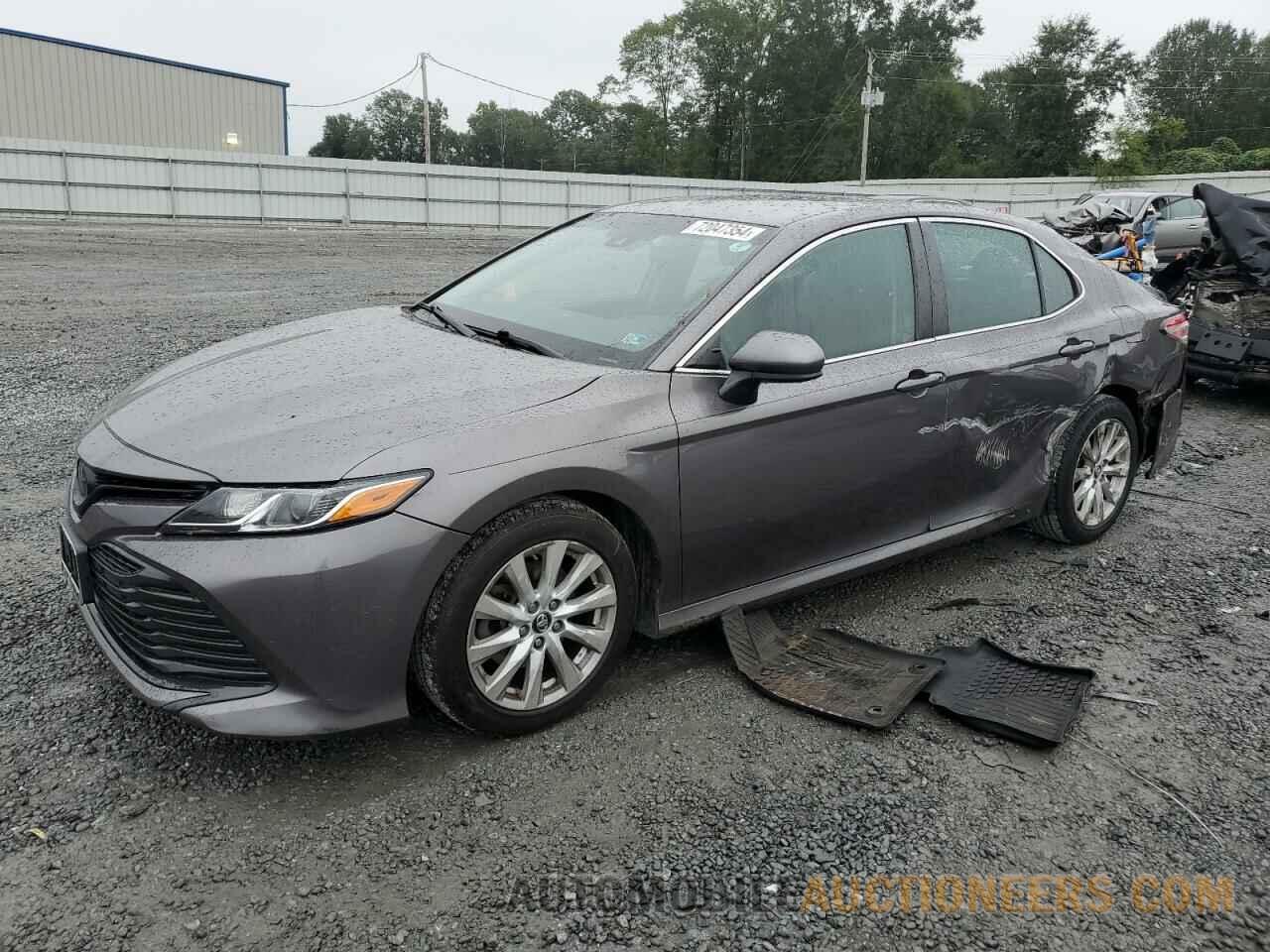 4T1B11HK0JU671773 TOYOTA CAMRY 2018