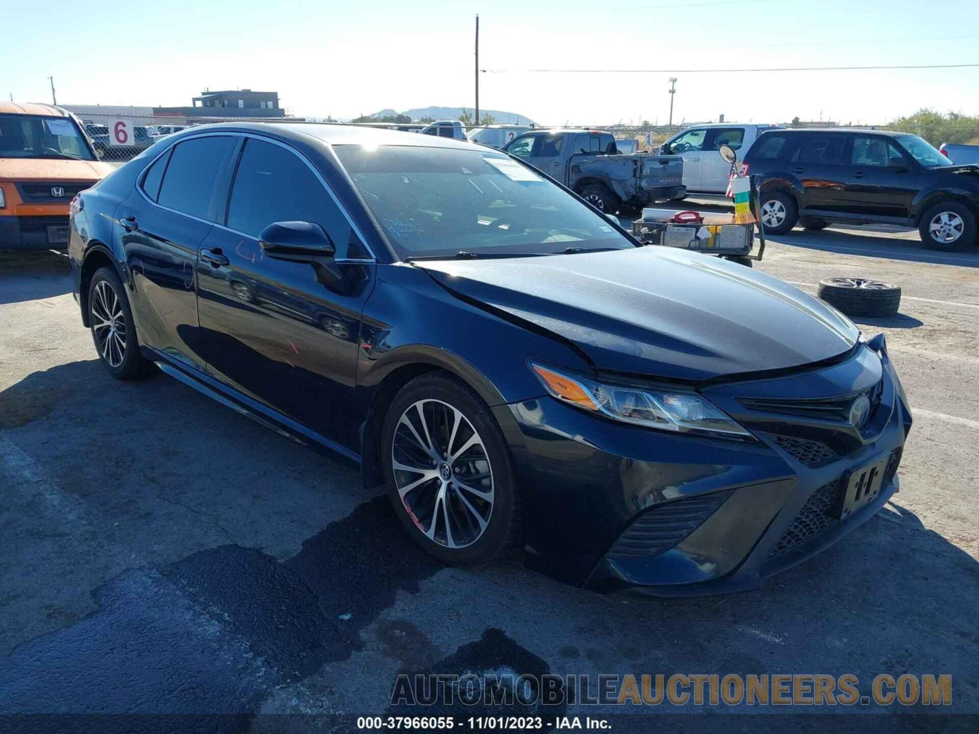 4T1B11HK0JU672132 TOYOTA CAMRY 2018