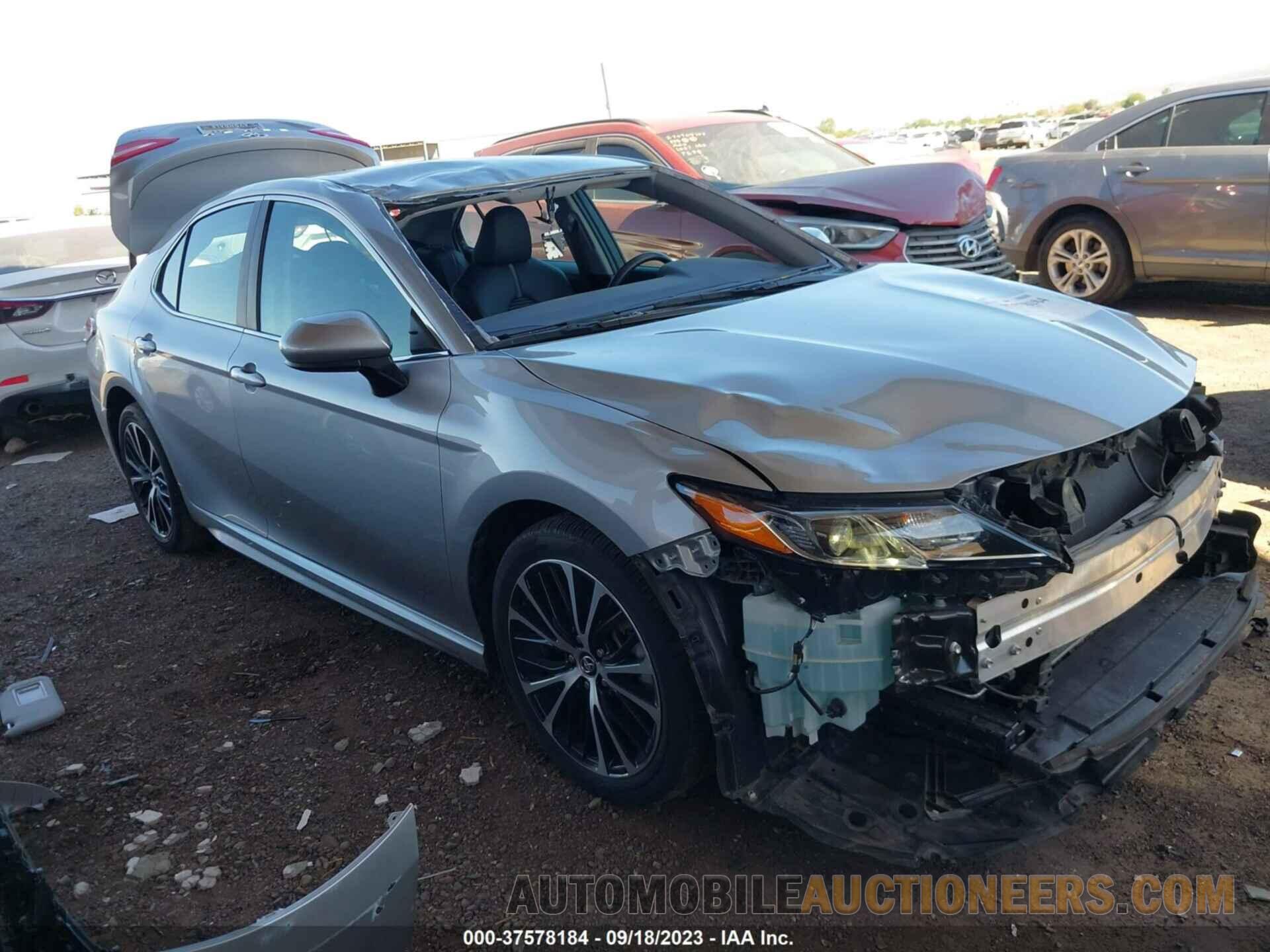 4T1B11HK0JU672583 TOYOTA CAMRY 2018