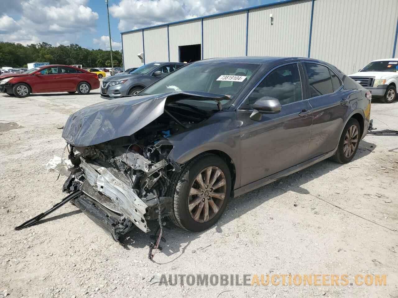 4T1B11HK0JU674138 TOYOTA CAMRY 2018