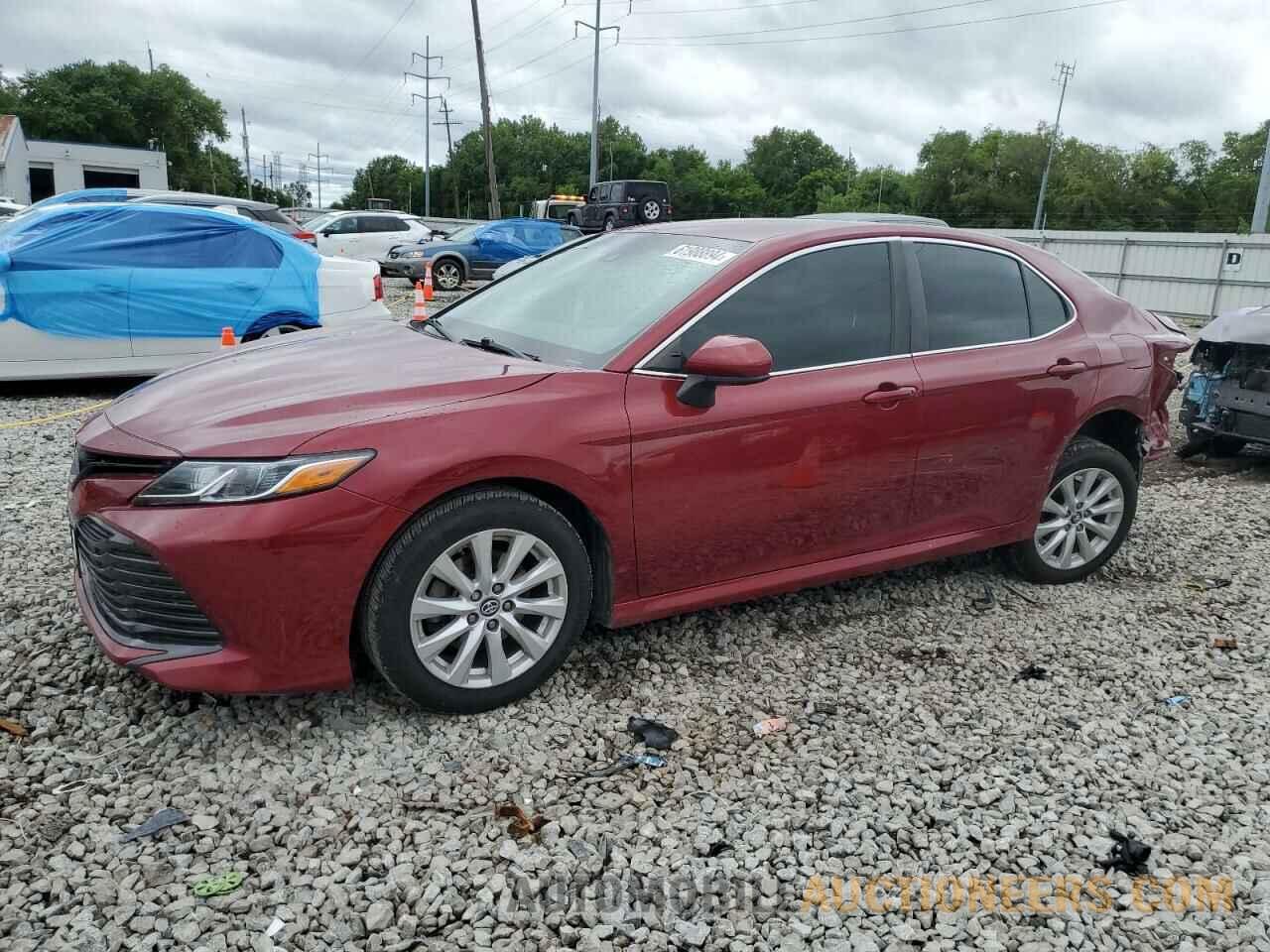 4T1B11HK0JU678156 TOYOTA CAMRY 2018