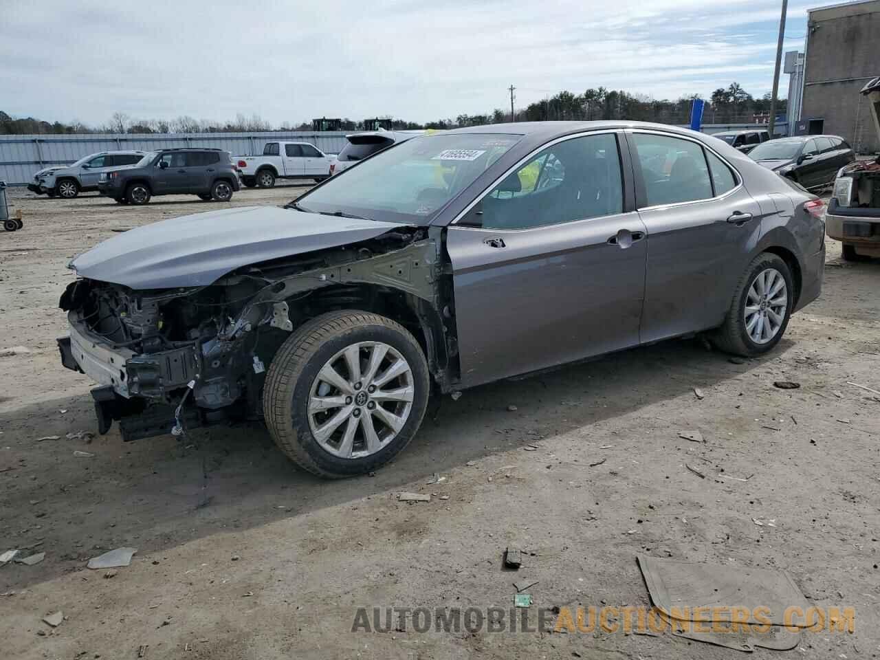 4T1B11HK0KU683424 TOYOTA CAMRY 2019