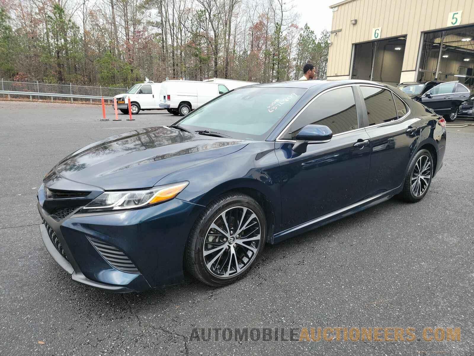 4T1B11HK0KU685285 Toyota Camry 2019