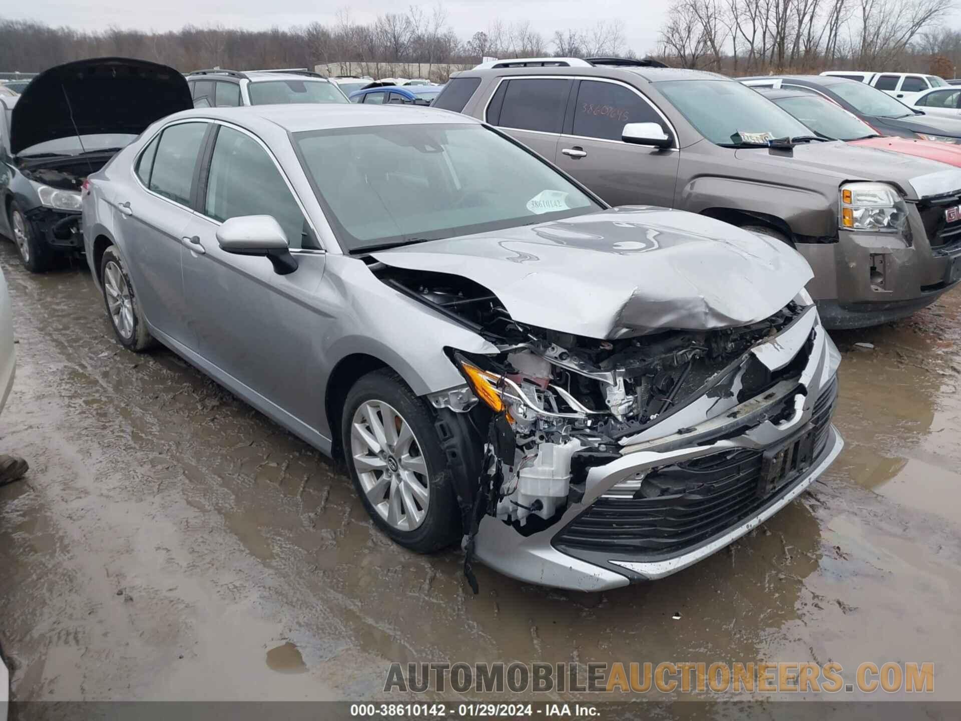 4T1B11HK0KU698425 TOYOTA CAMRY 2019