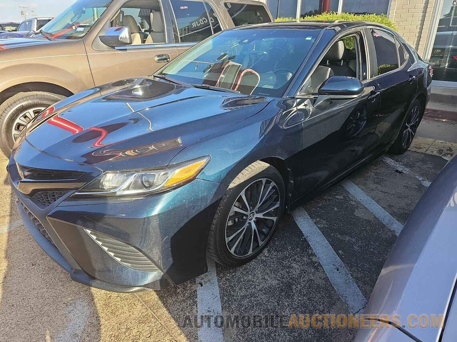 4T1B11HK0KU711920 Toyota Camry 2019