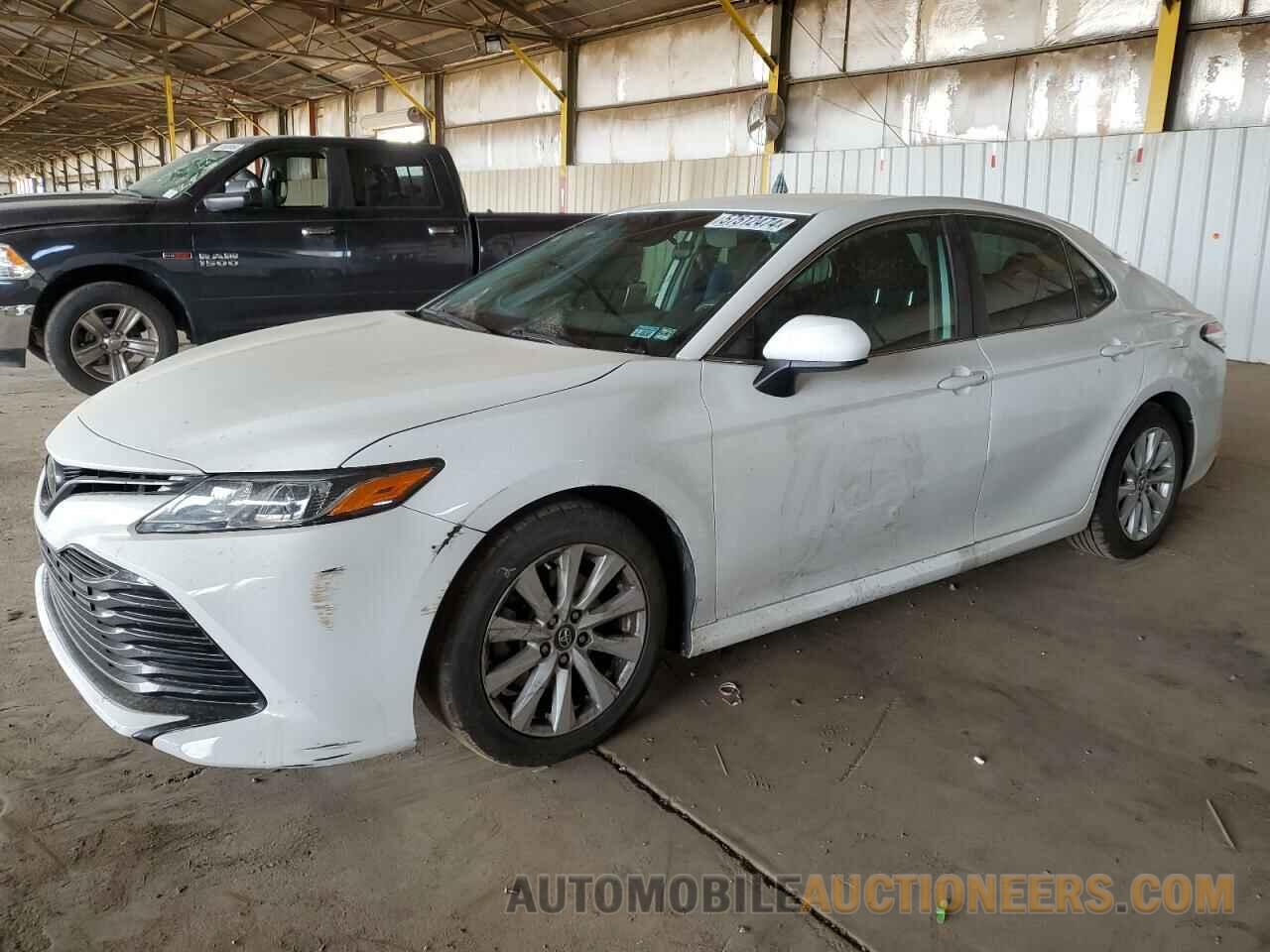 4T1B11HK0KU746327 TOYOTA CAMRY 2019