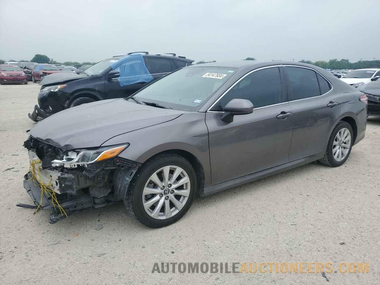 4T1B11HK0KU752323 TOYOTA CAMRY 2019