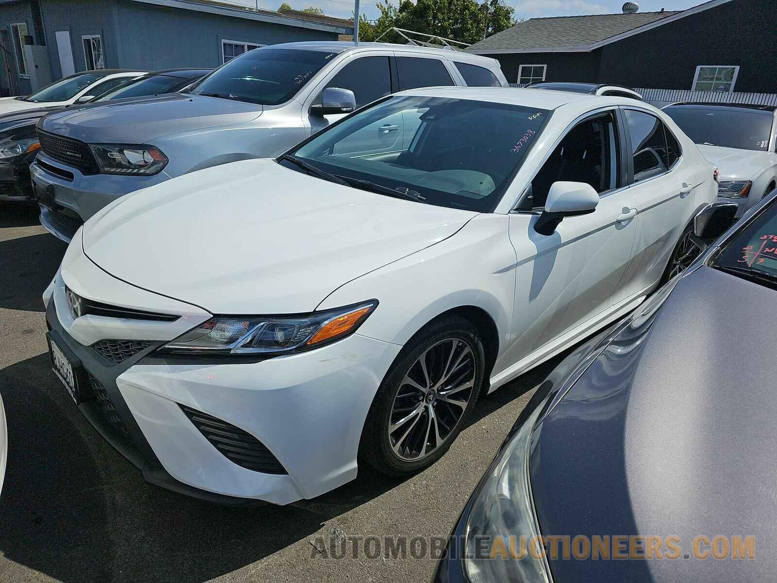 4T1B11HK0KU752774 Toyota Camry 2019