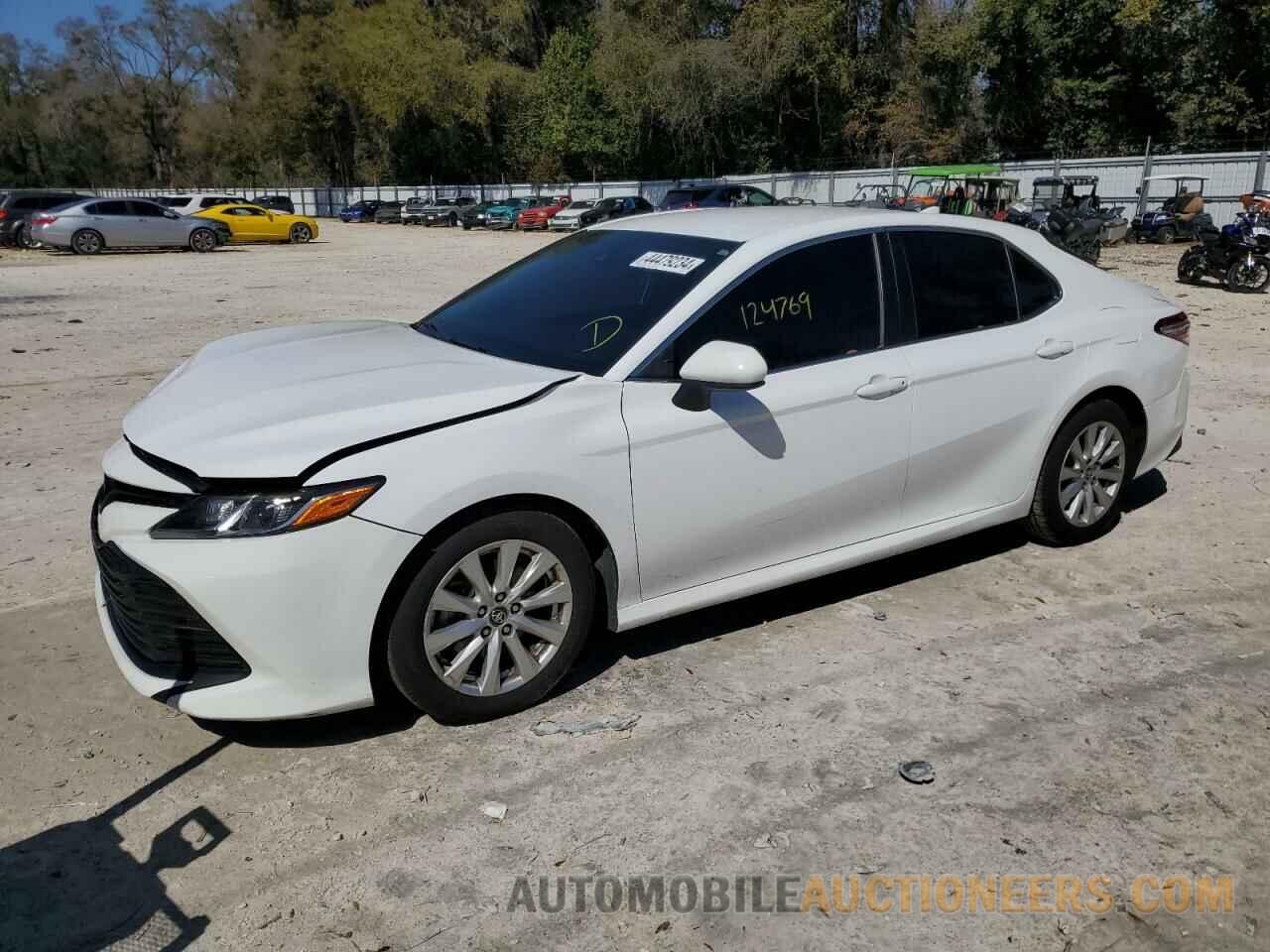 4T1B11HK0KU758008 TOYOTA CAMRY 2019