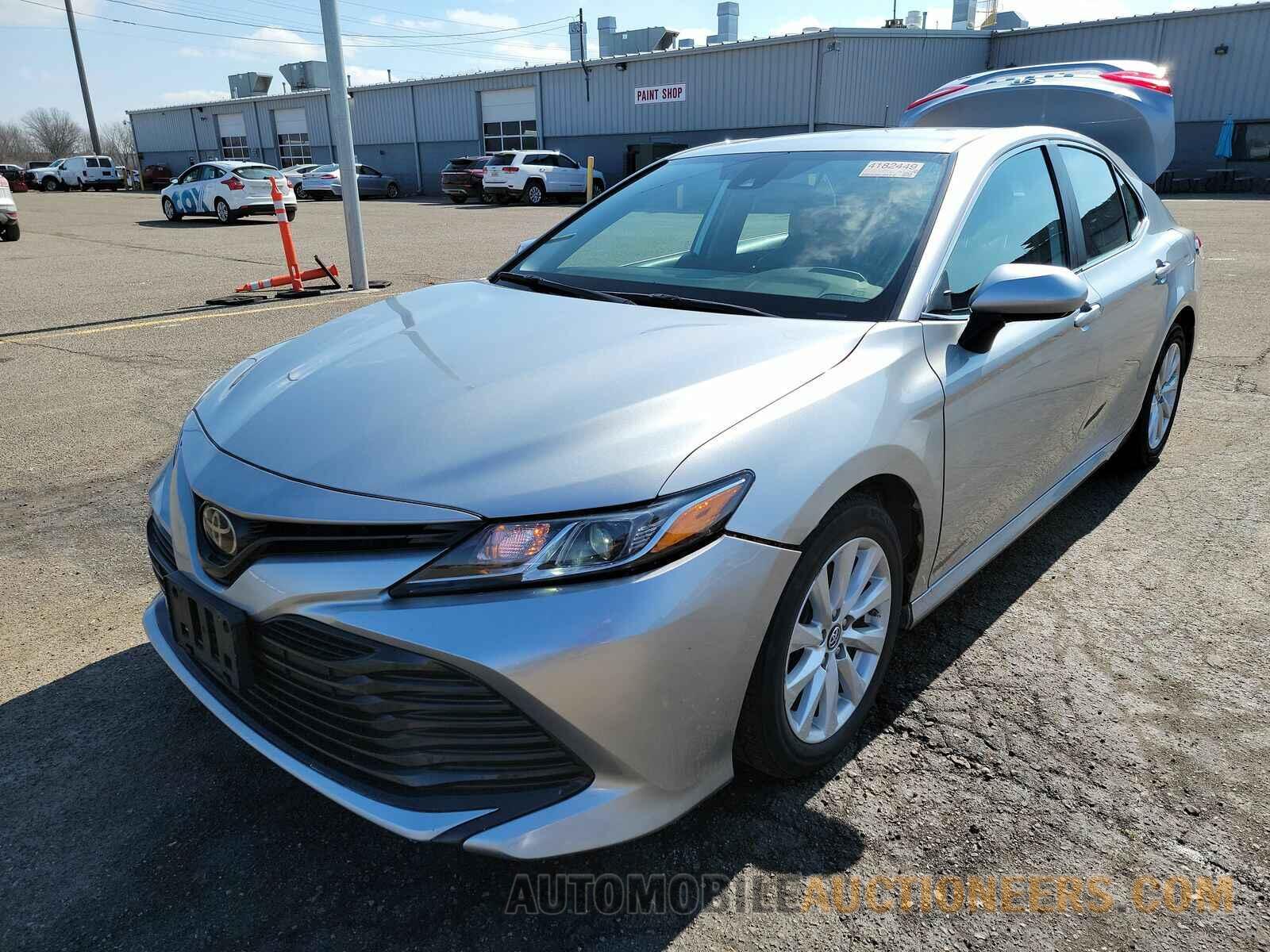 4T1B11HK0KU771471 Toyota Camry LE 2019