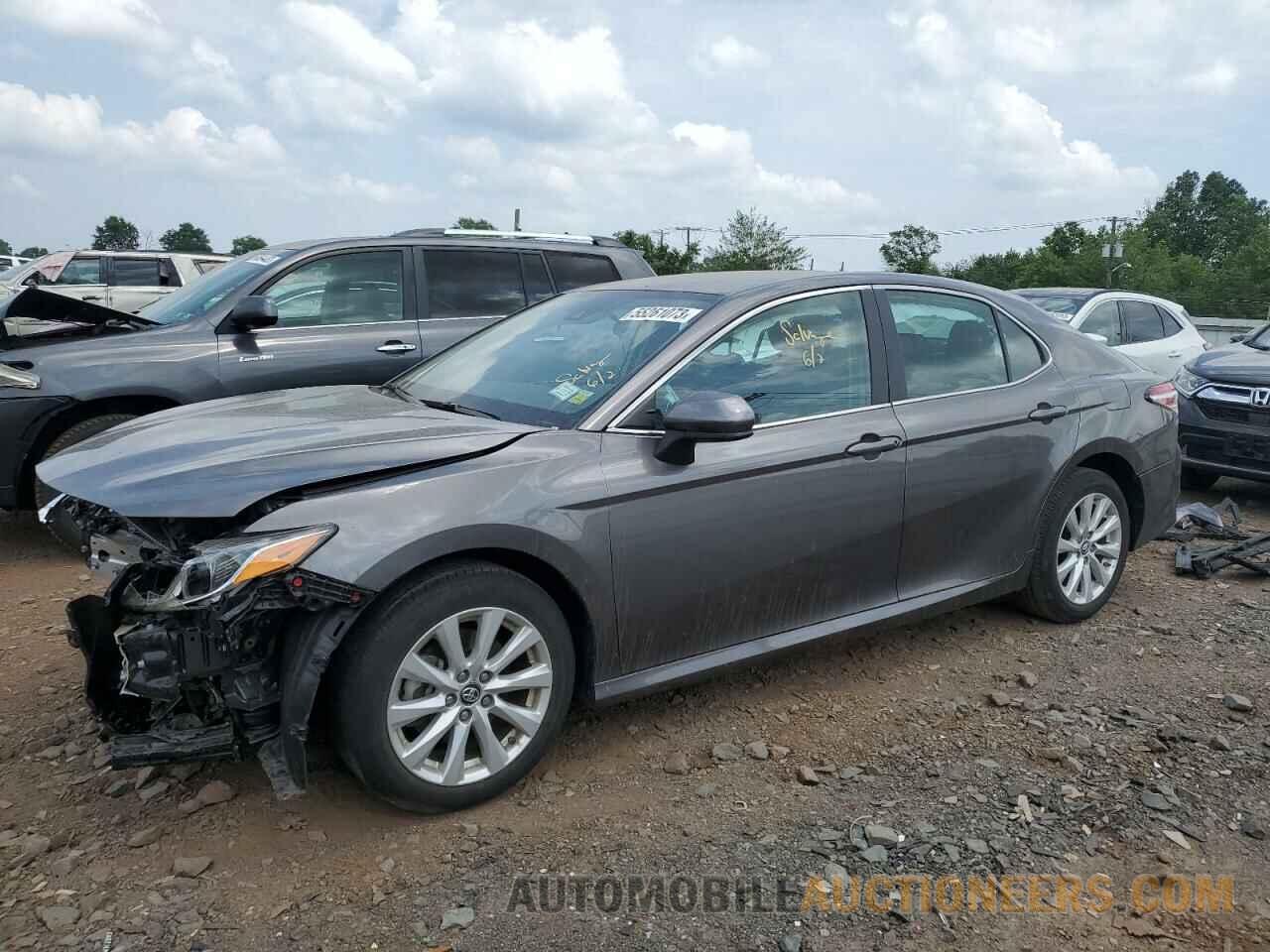 4T1B11HK0KU810611 TOYOTA CAMRY 2019