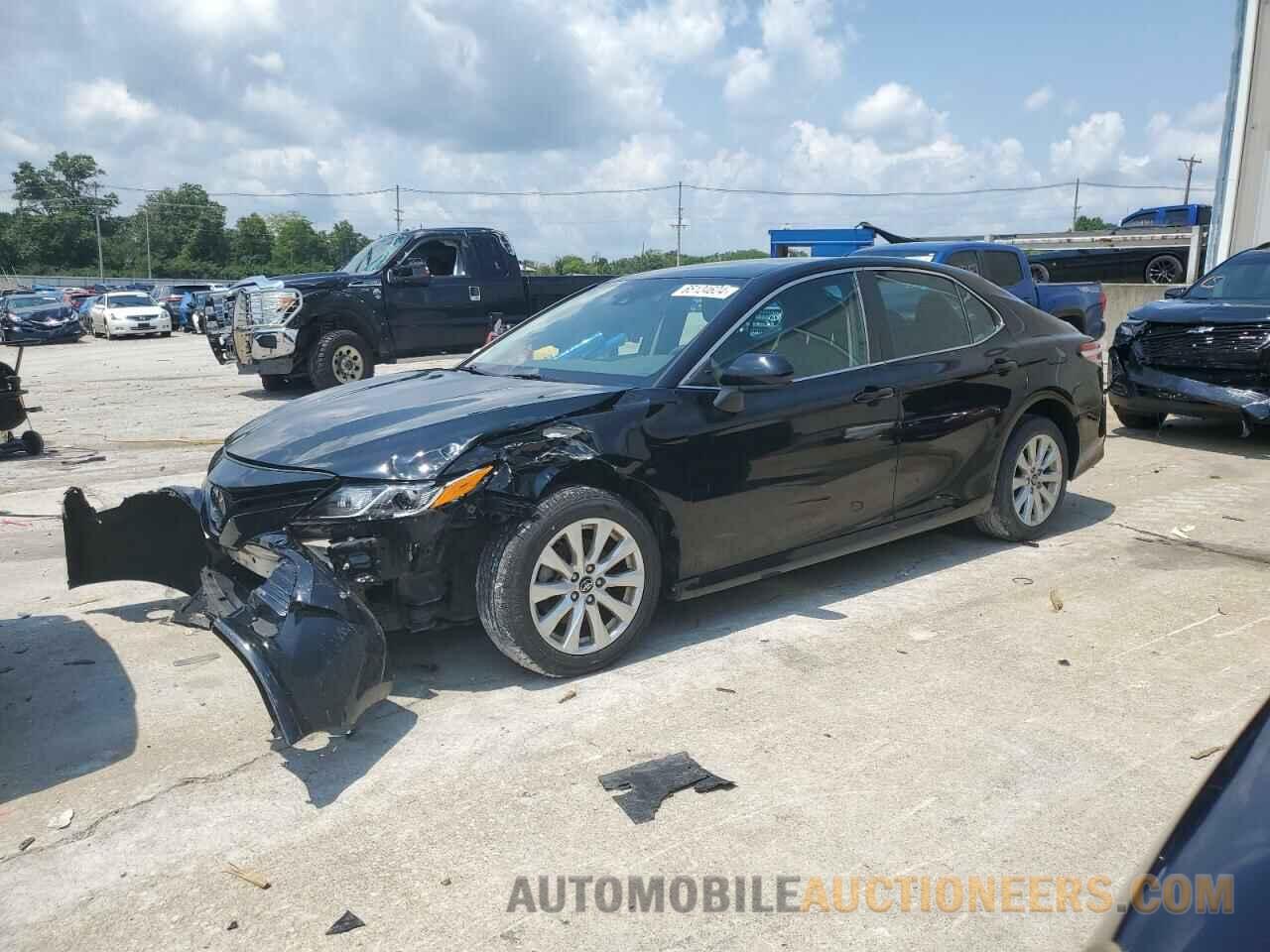 4T1B11HK0KU820183 TOYOTA CAMRY 2019