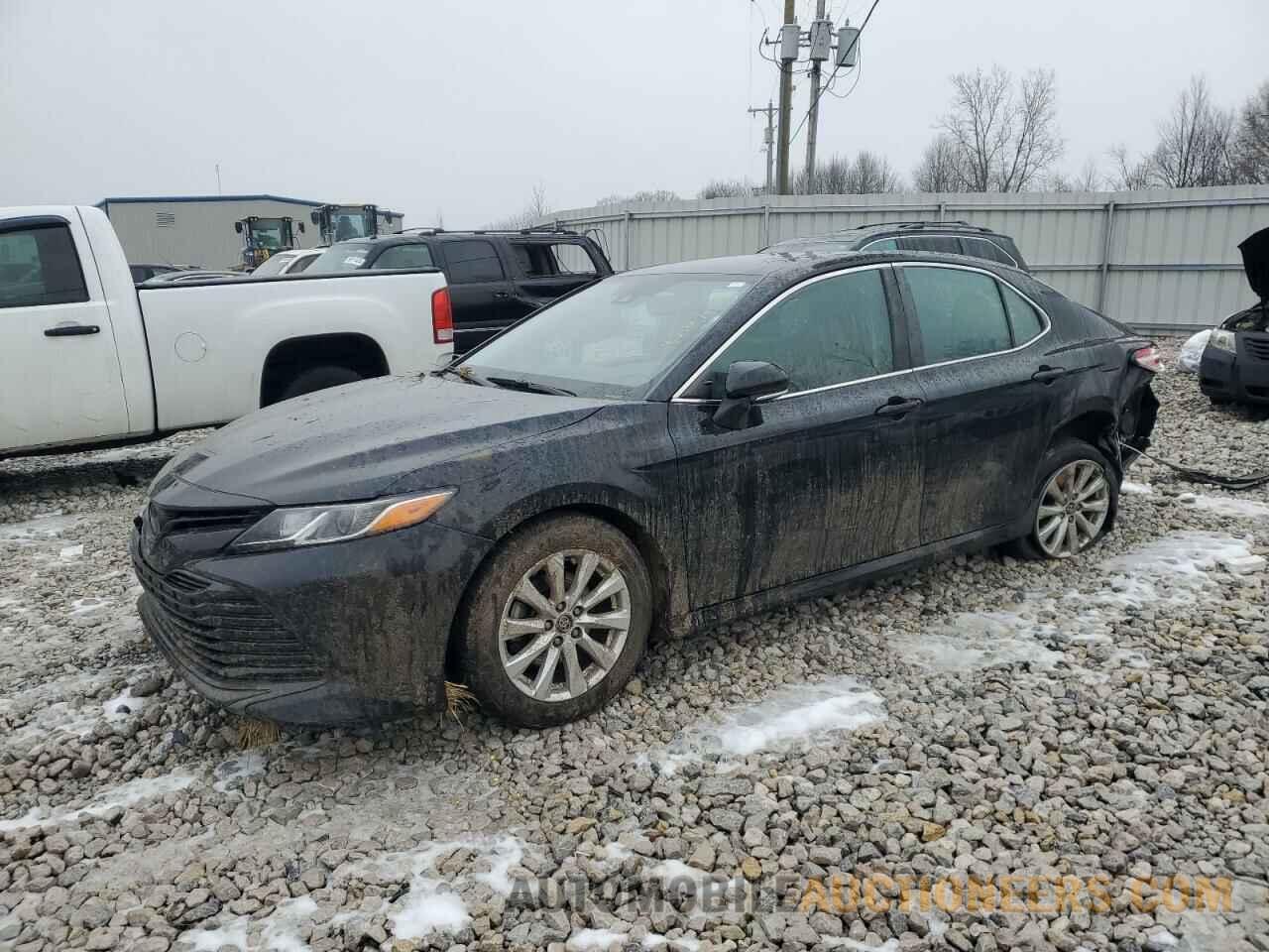 4T1B11HK0KU820698 TOYOTA CAMRY 2019