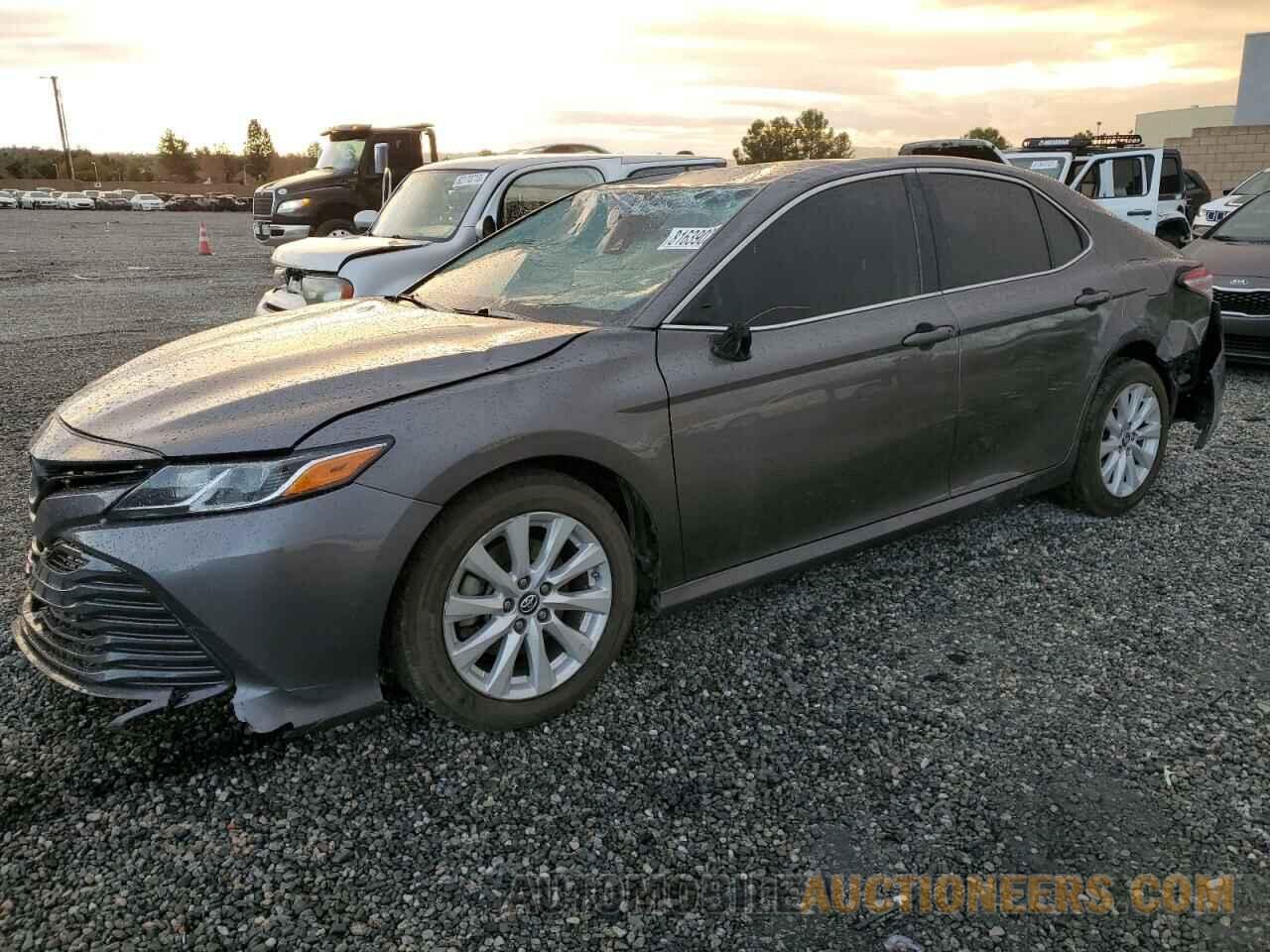 4T1B11HK0KU853670 TOYOTA CAMRY 2019