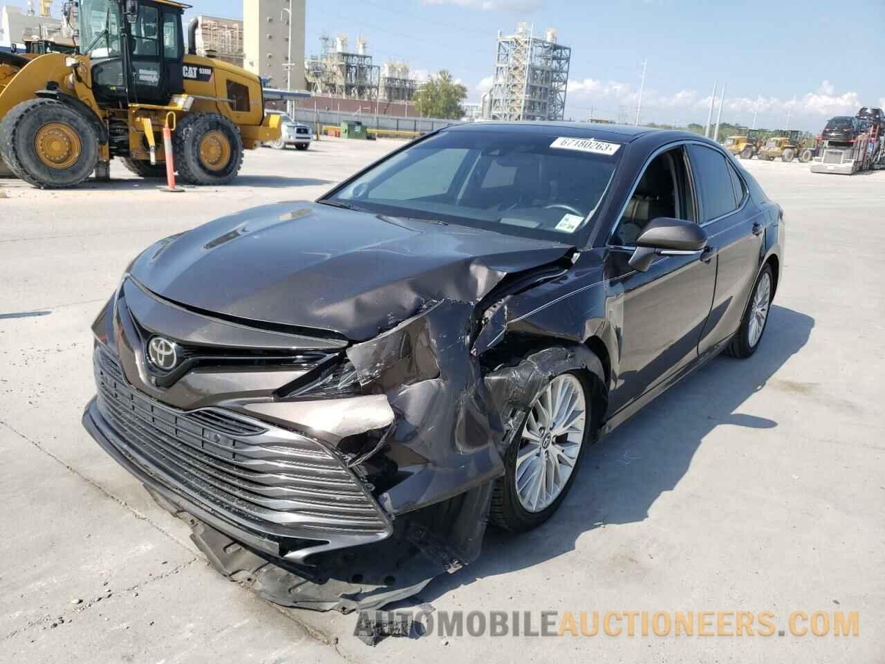 4T1B11HK1JU001763 TOYOTA CAMRY 2018