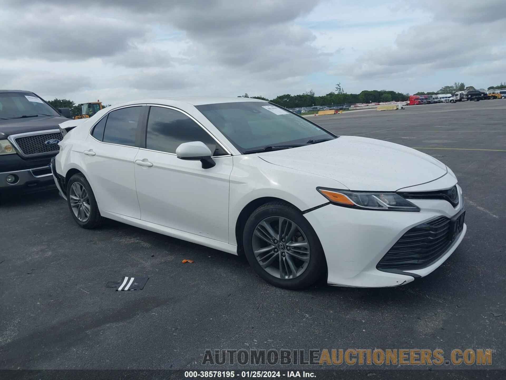 4T1B11HK1JU003643 TOYOTA CAMRY 2018