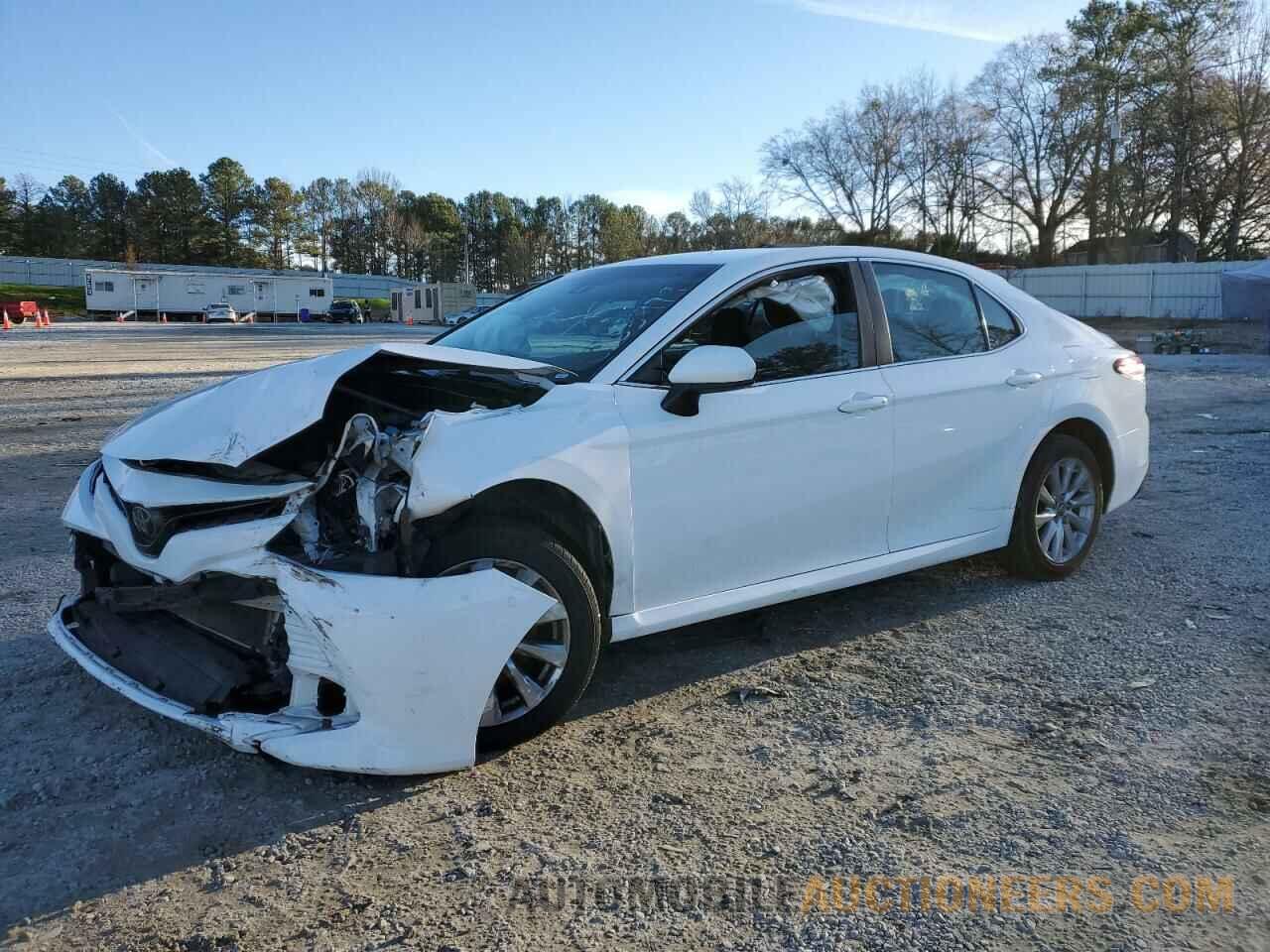 4T1B11HK1JU003979 TOYOTA CAMRY 2018