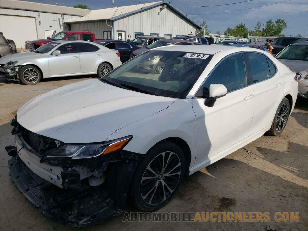 4T1B11HK1JU004162 TOYOTA CAMRY 2018