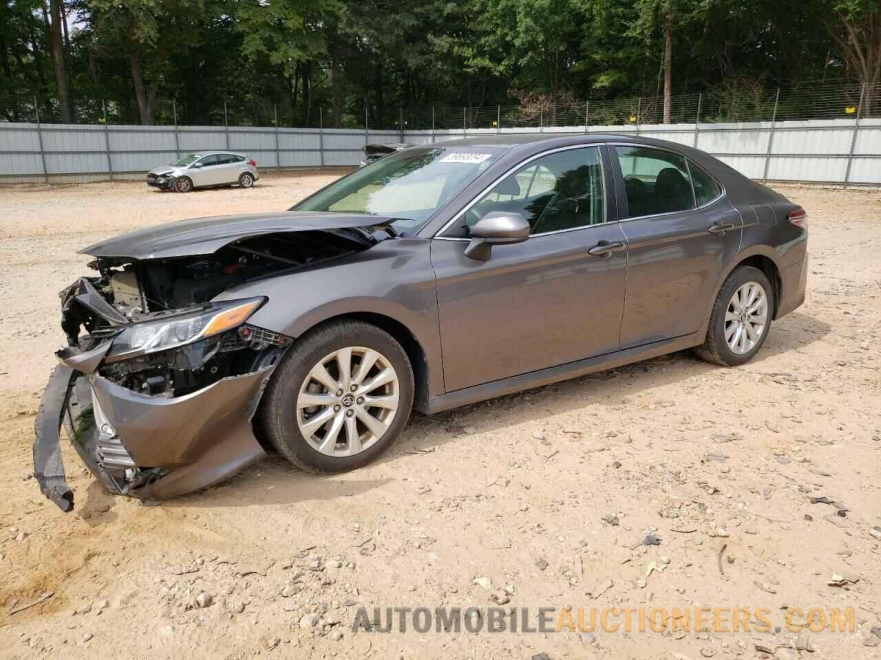 4T1B11HK1JU007532 TOYOTA CAMRY 2018