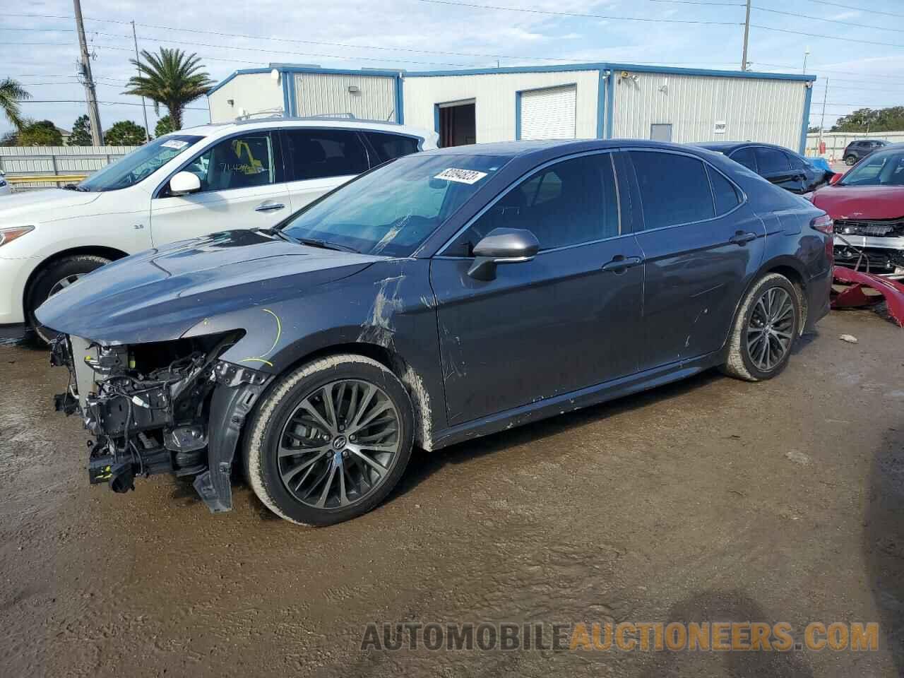 4T1B11HK1JU010804 TOYOTA CAMRY 2018