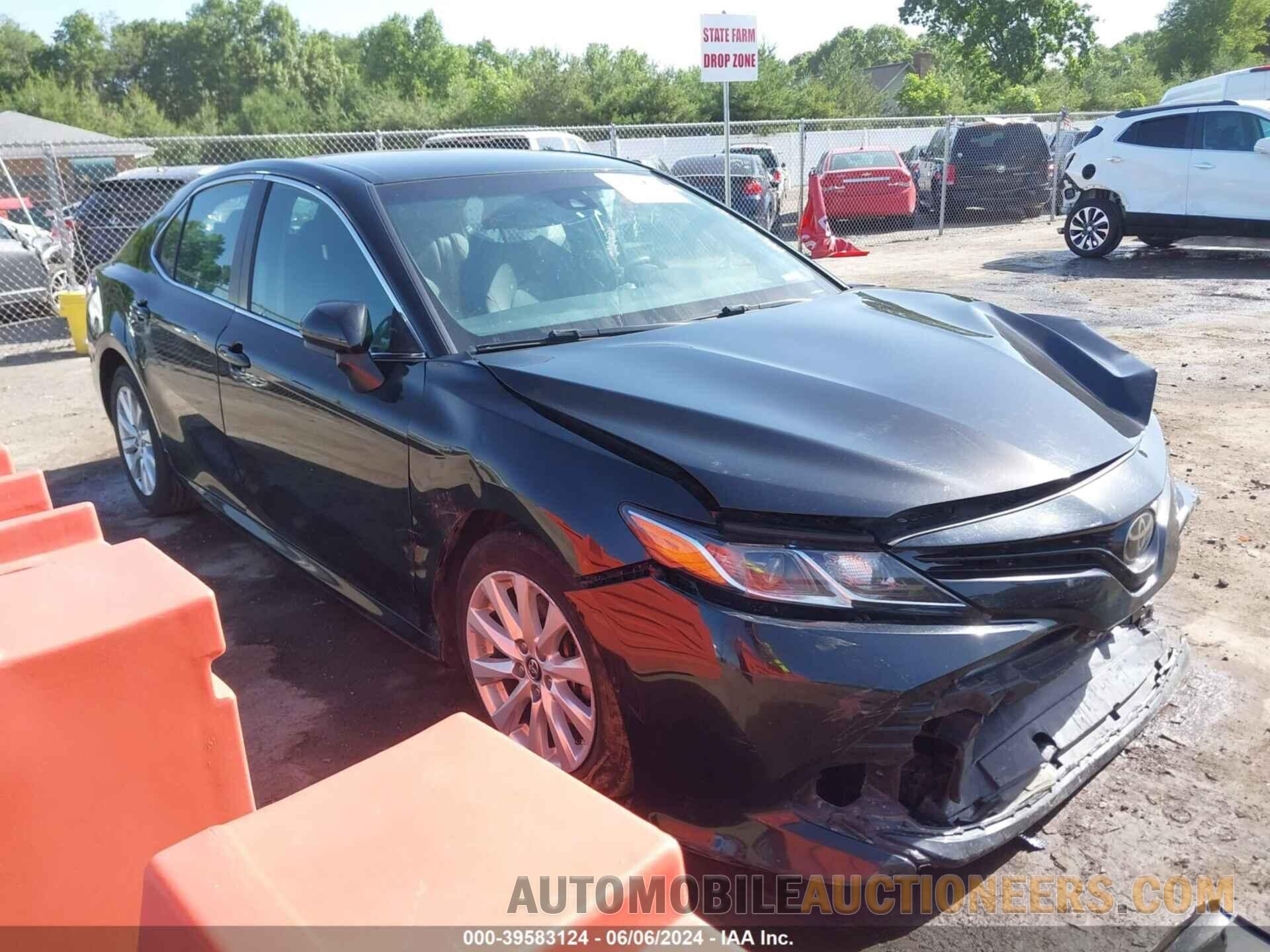 4T1B11HK1JU012097 TOYOTA CAMRY 2018