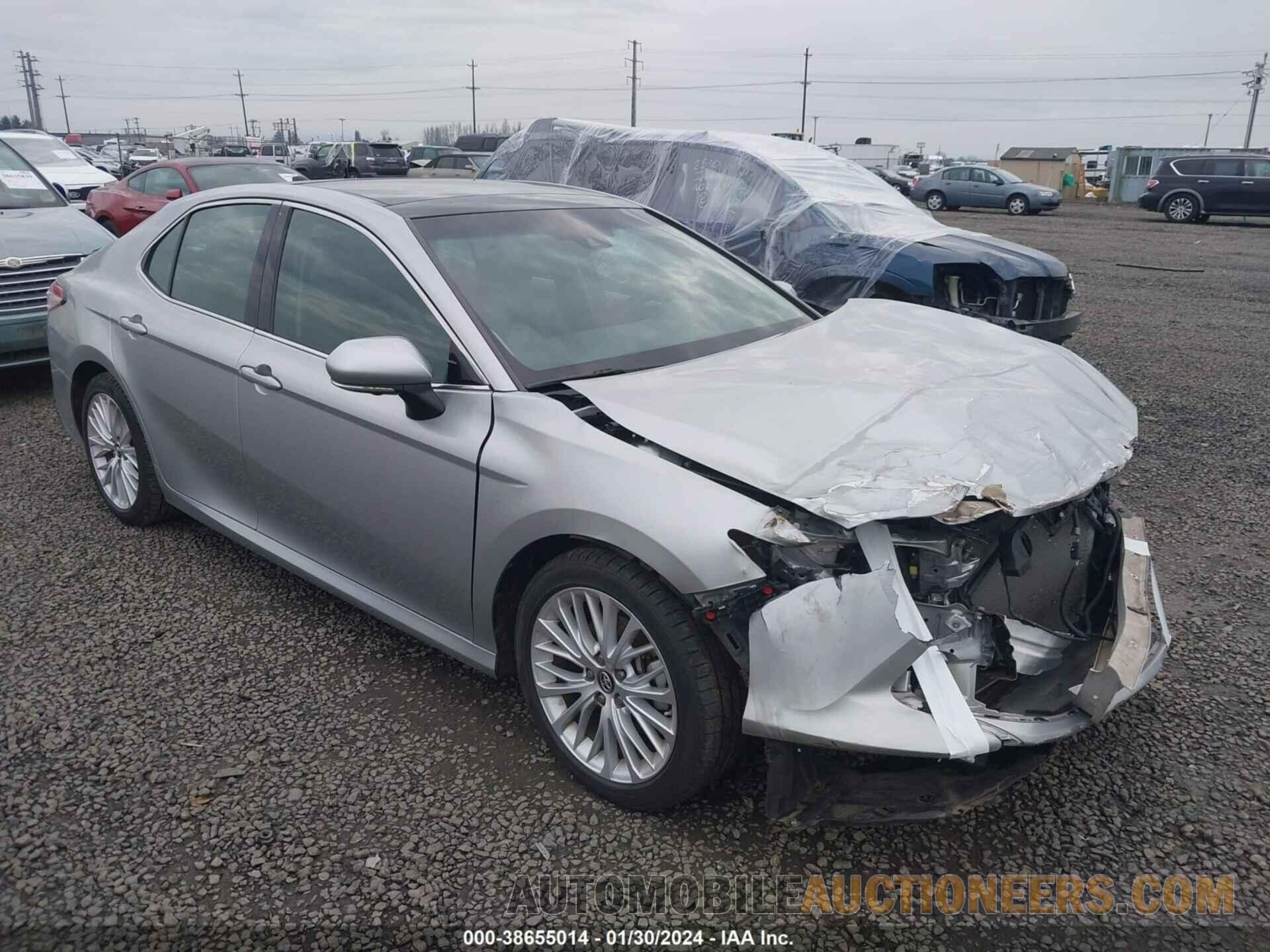 4T1B11HK1JU013590 TOYOTA CAMRY 2018