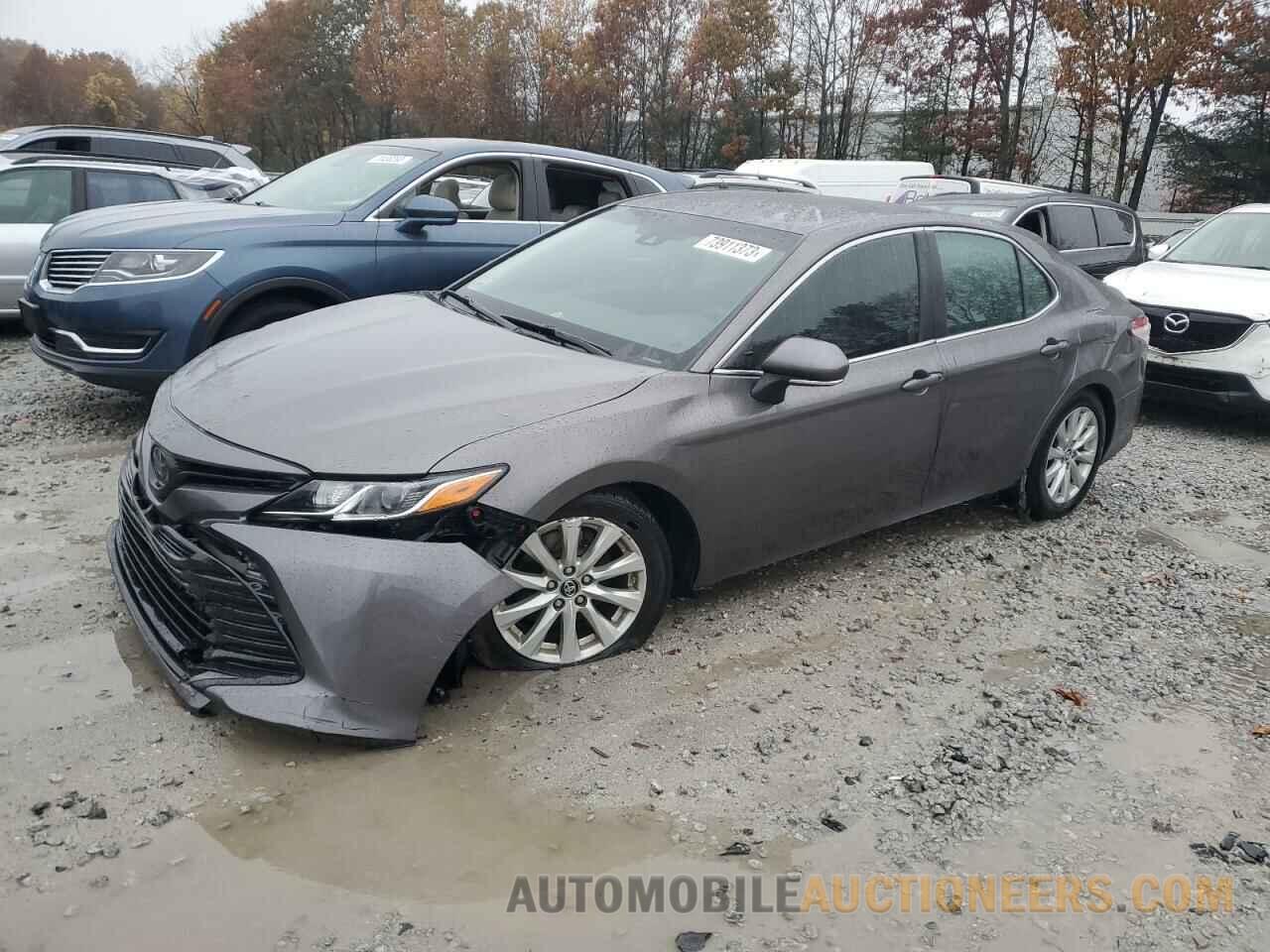 4T1B11HK1JU013735 TOYOTA CAMRY 2018