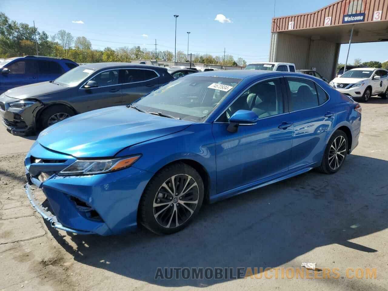 4T1B11HK1JU013847 TOYOTA CAMRY 2018