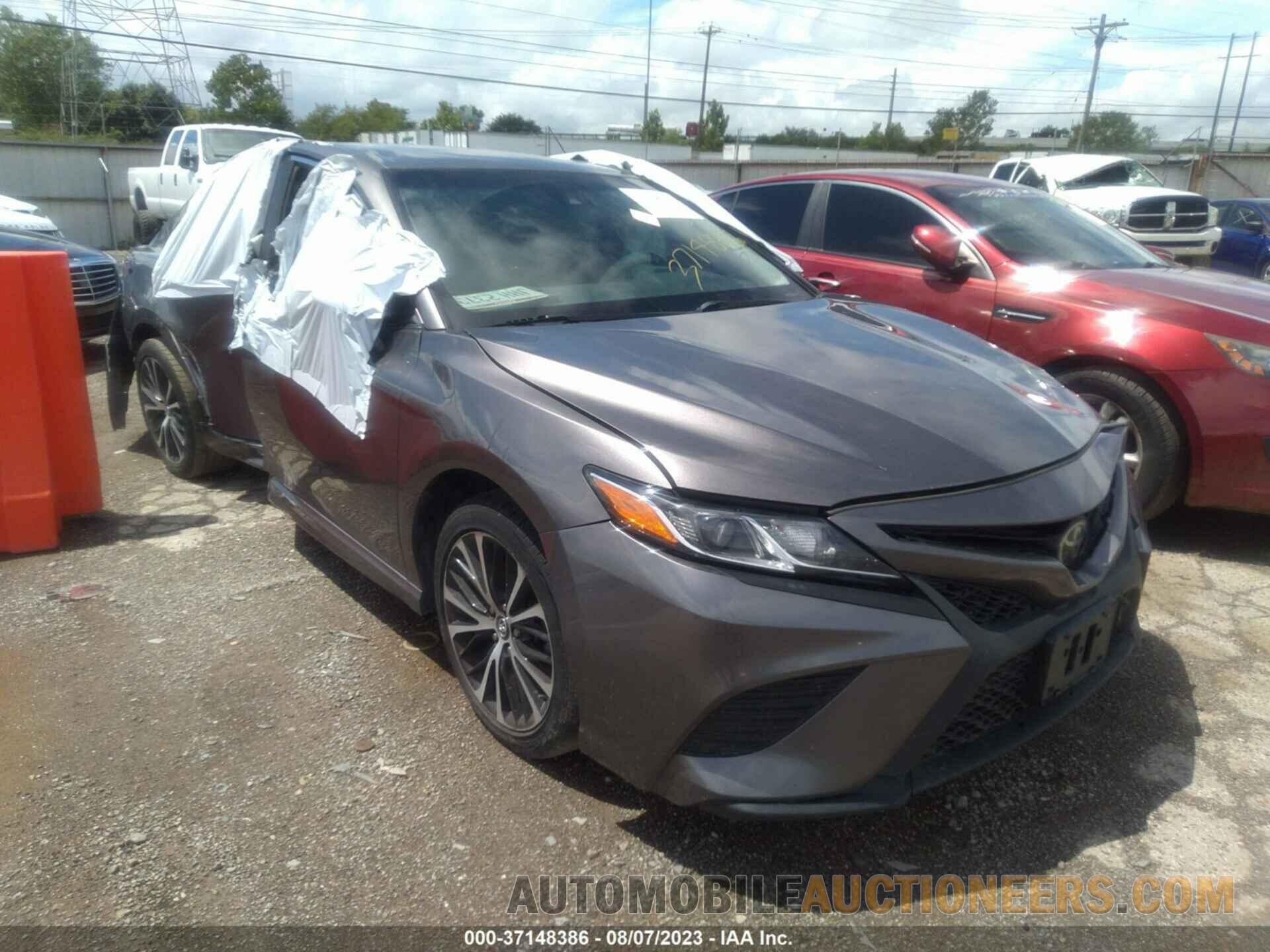 4T1B11HK1JU014495 TOYOTA CAMRY 2018