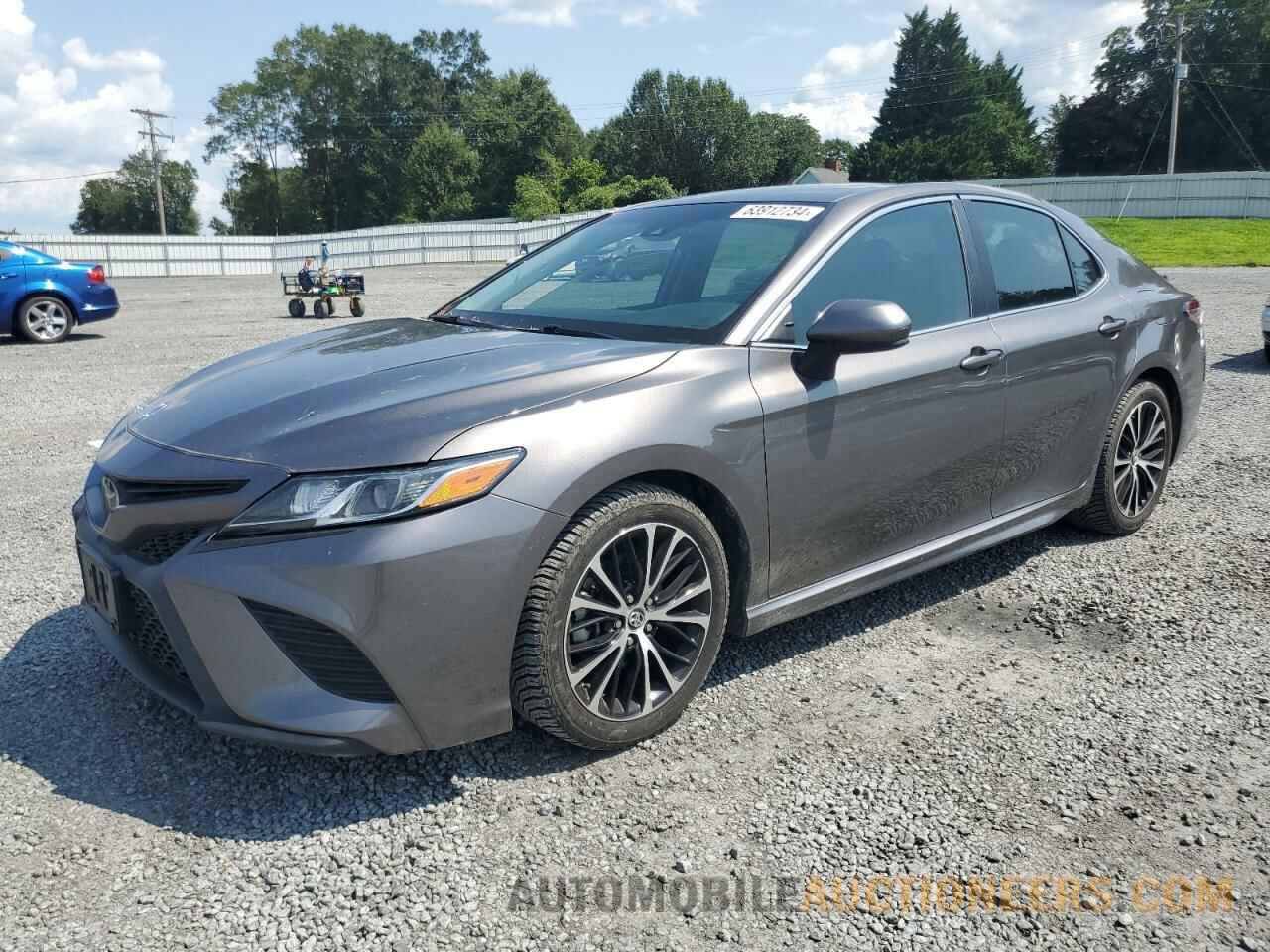 4T1B11HK1JU016117 TOYOTA CAMRY 2018