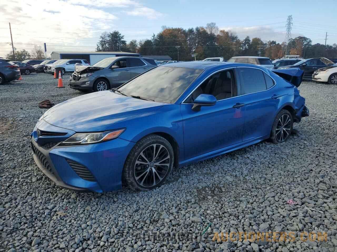 4T1B11HK1JU017932 TOYOTA CAMRY 2018